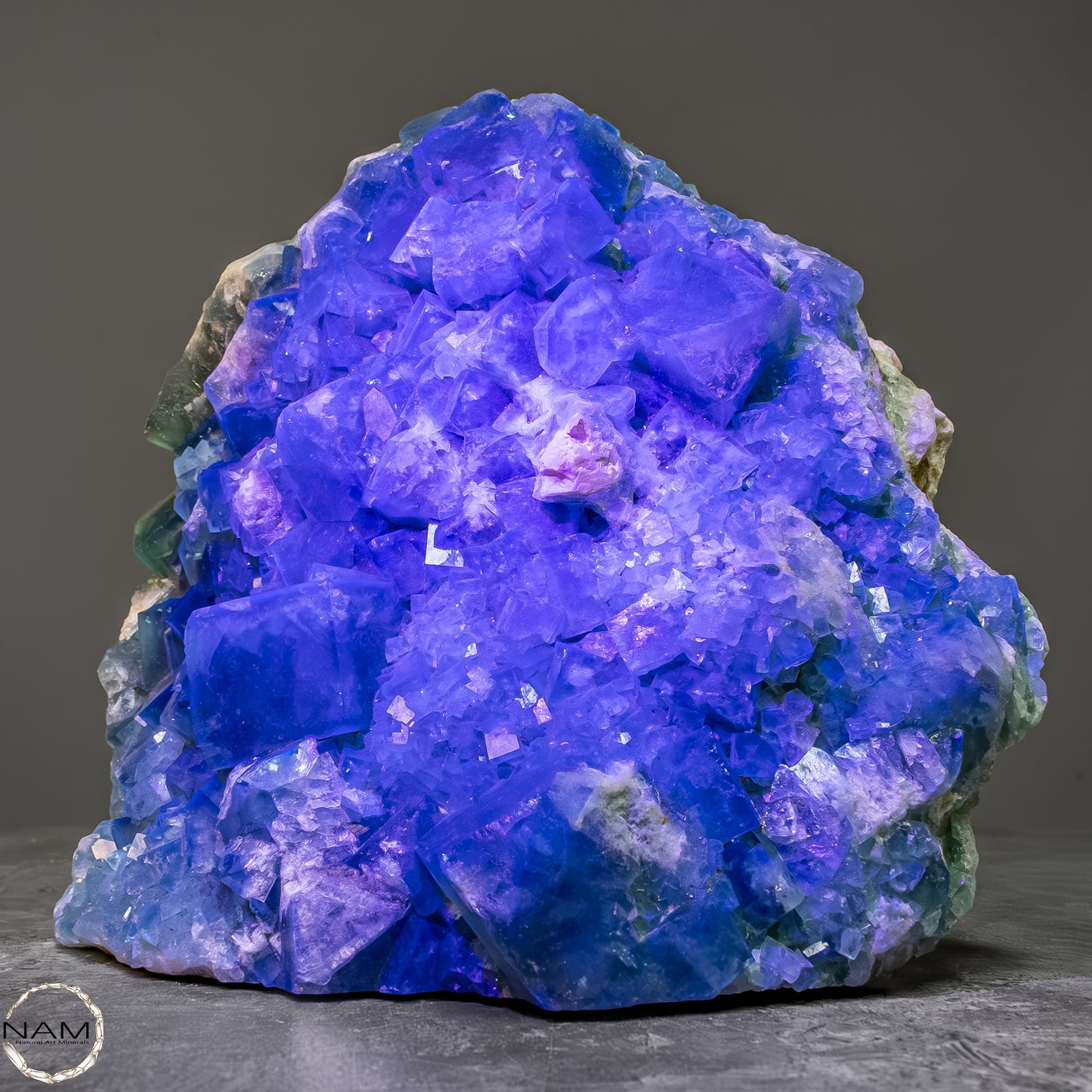 Natürliche Grüner Zuckerwürfel-Fluorit Kristalle auf Matrix - 3578,38g