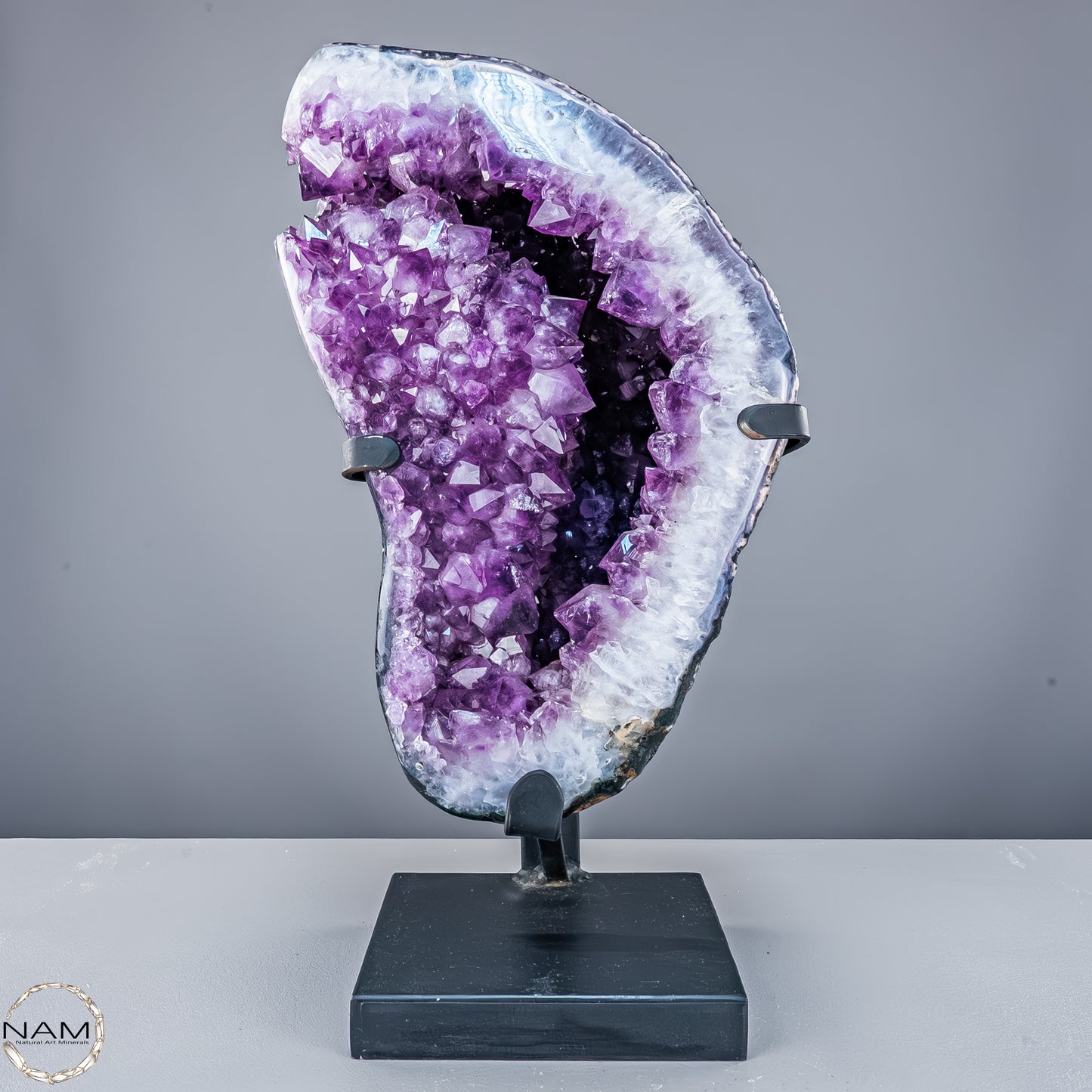 Natürliche Amethyst-Kristalle/Druse auf Ständer - 11267,77g