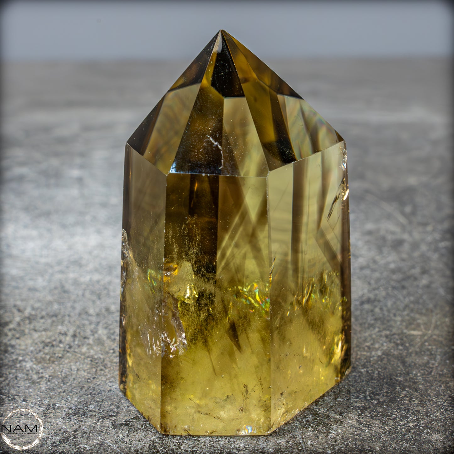 Seltener Citrinkristall Phantom Obelisk - 205,05g
