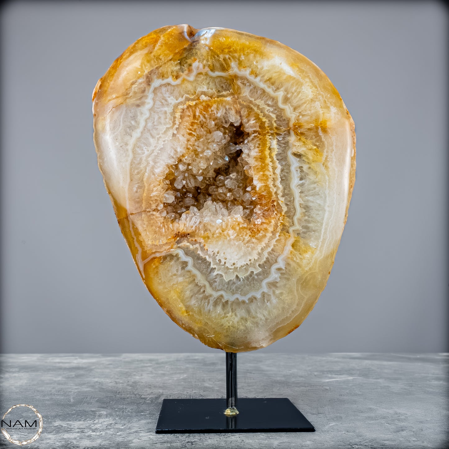 Achat-Druse auf Ständer – Ein Naturjuwel voller Tiefe, Licht und Eleganz, Brasilien - 3944,51g