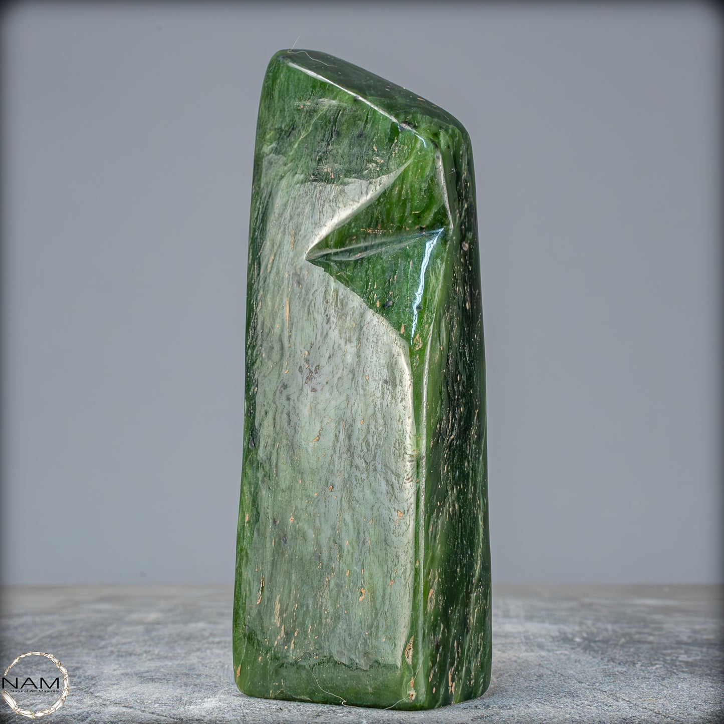 Natürliche Jade-Nephrit Freiform aus Burma - 571,25g