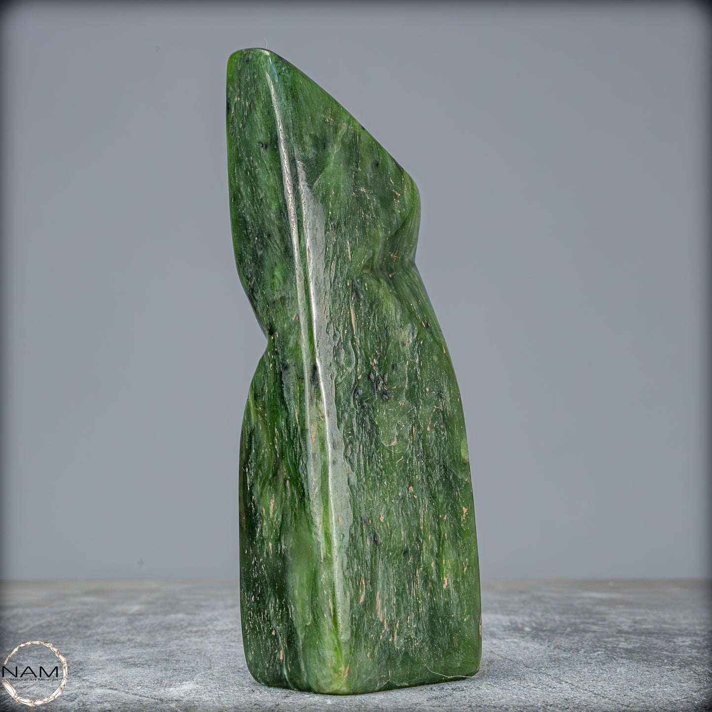 Natürliche Jade-Nephrit Freiform aus Burma - 571,25g