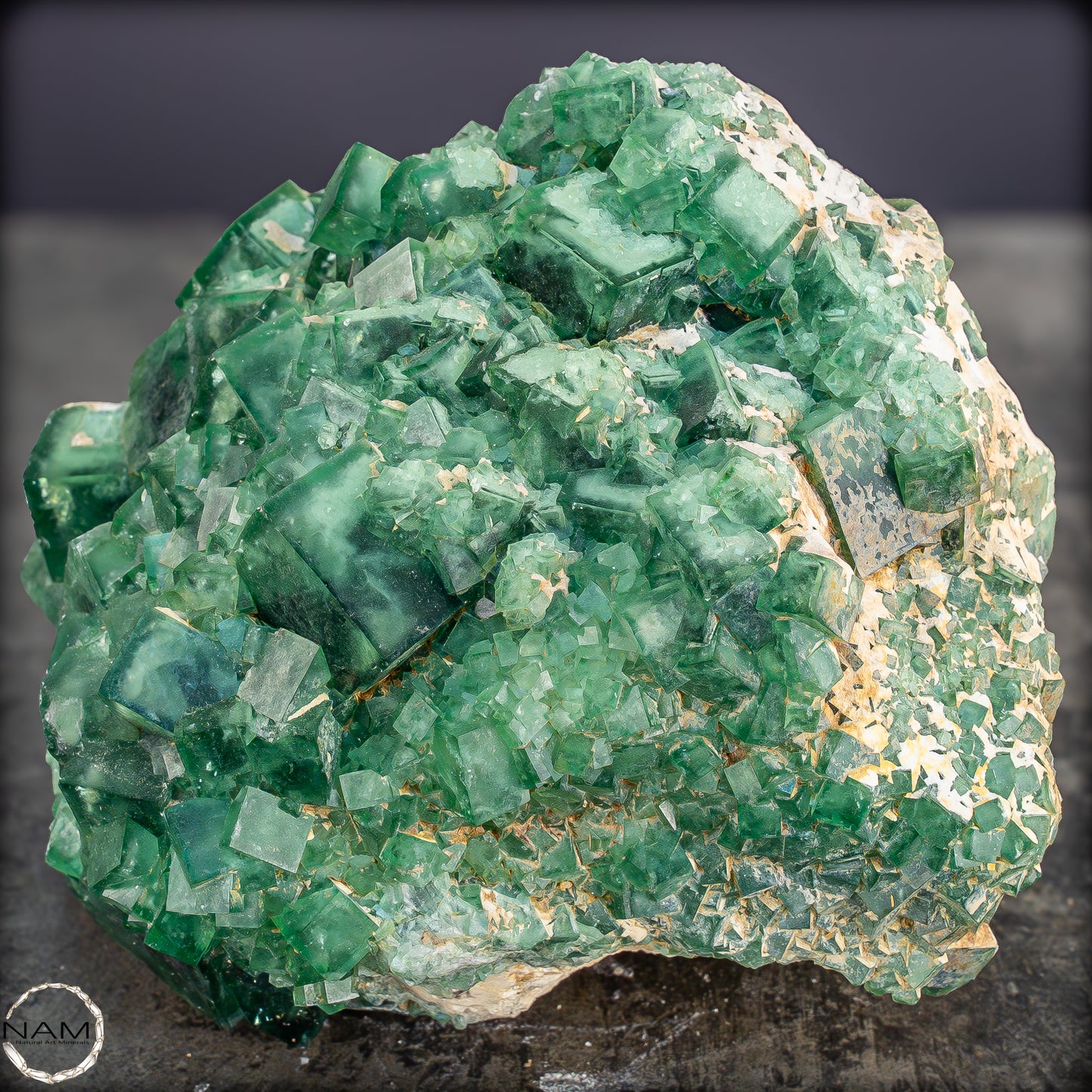 Natürliche Grüner Fluorit Kristalle auf Matrix - 3449,12g