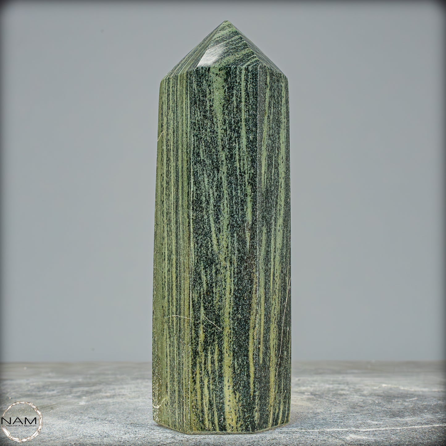 Gebänderter Kambaba-Jaspis Obelisk - 798,02g