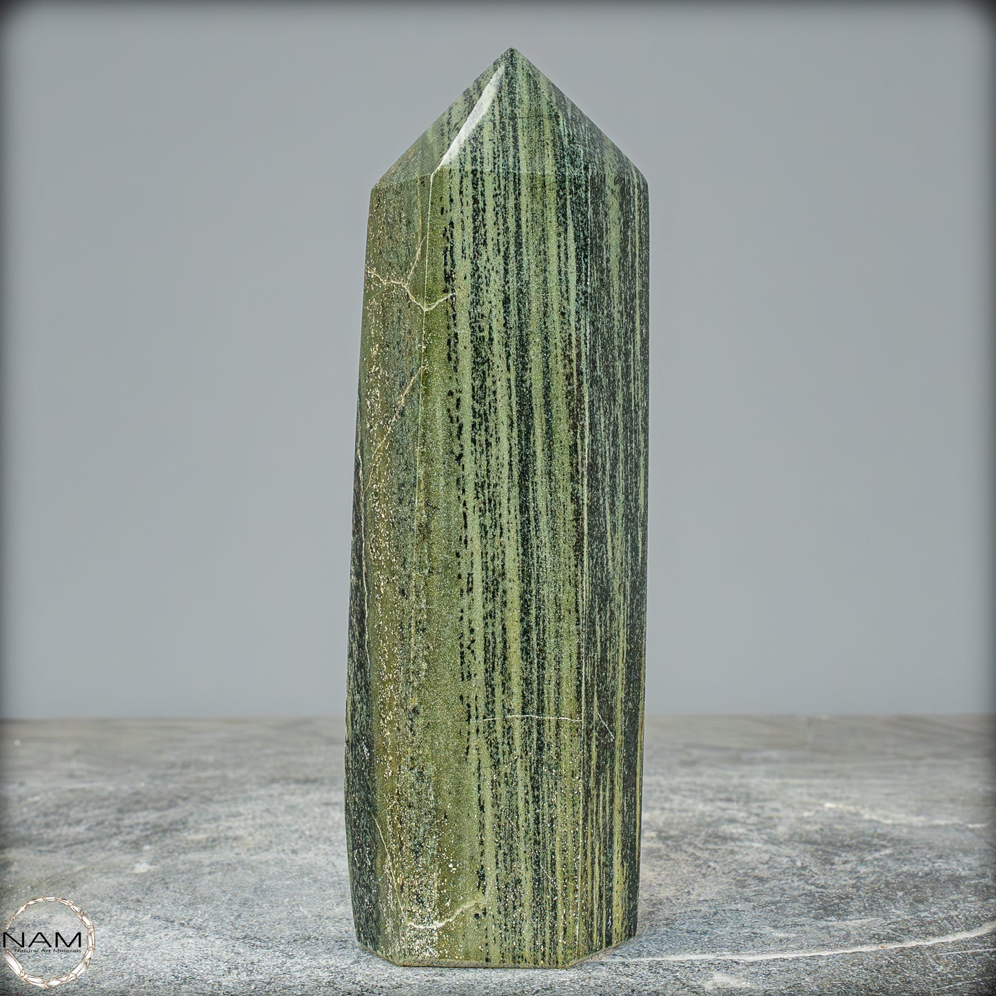 Gebänderter Kambaba-Jaspis Obelisk - 798,02g