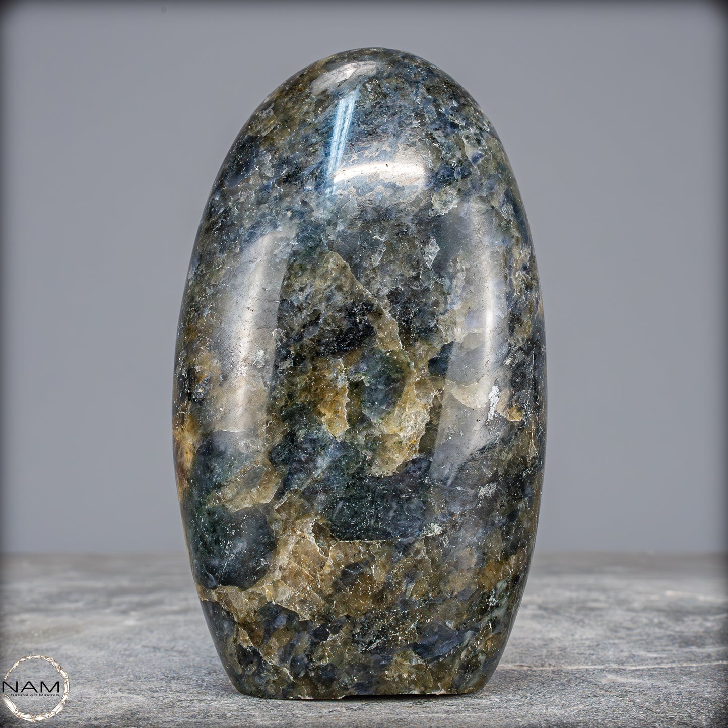 Natürliche Blaue Cordierit-Kristall Freiform, Spitzenqualität - 775,79g