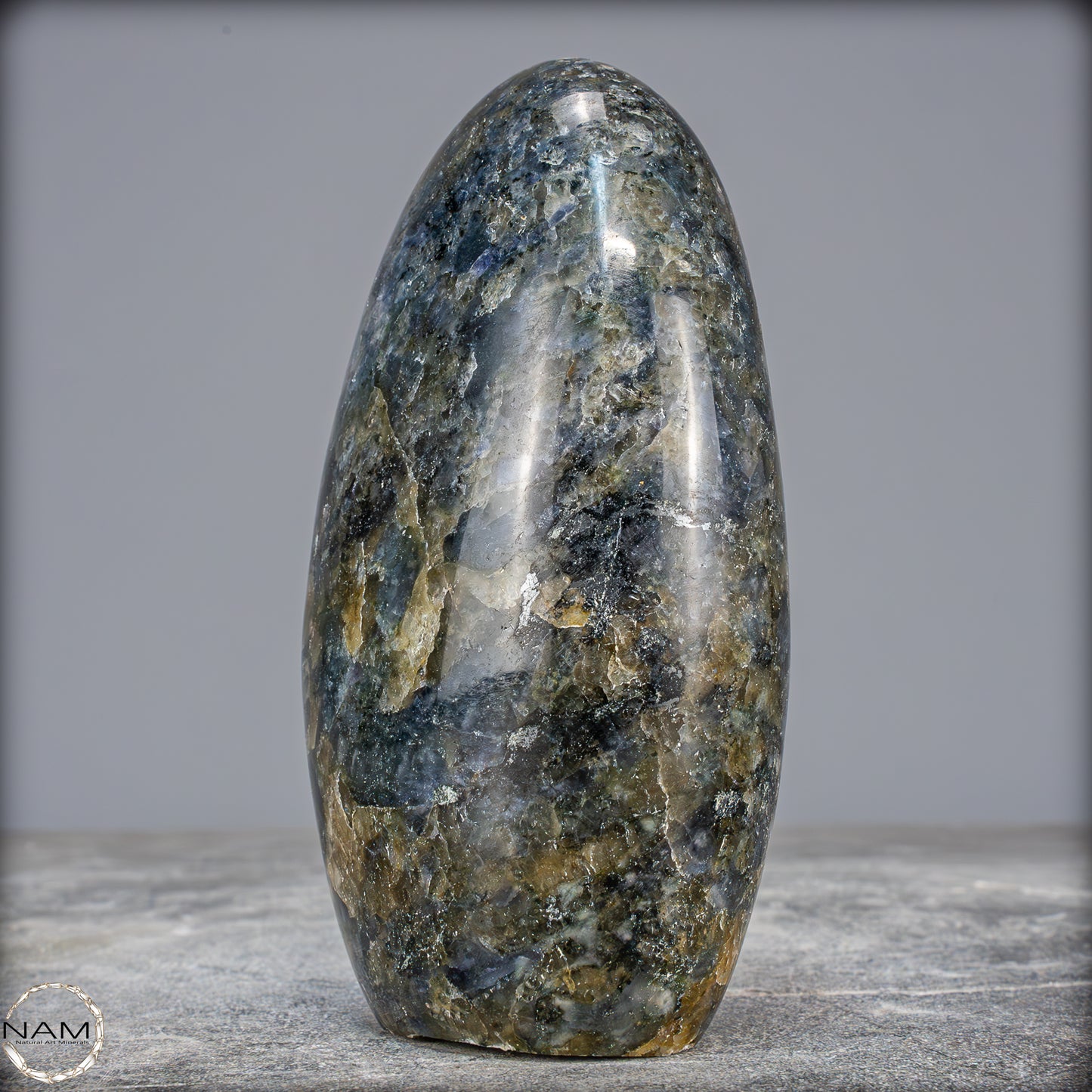 Natürliche Blaue Cordierit-Kristall Freiform, Spitzenqualität - 775,79g