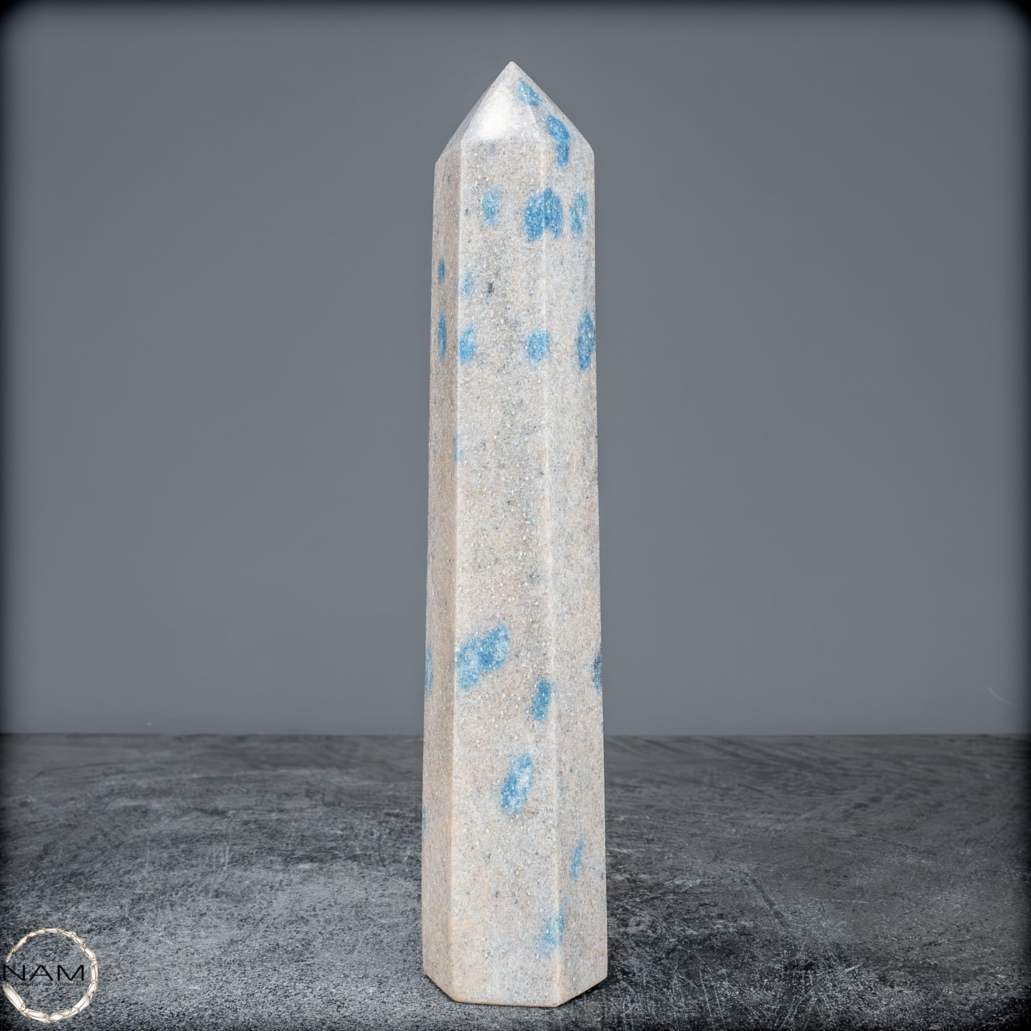 Natürlicher K2 Obelisk aus Madagaskar -540,77g