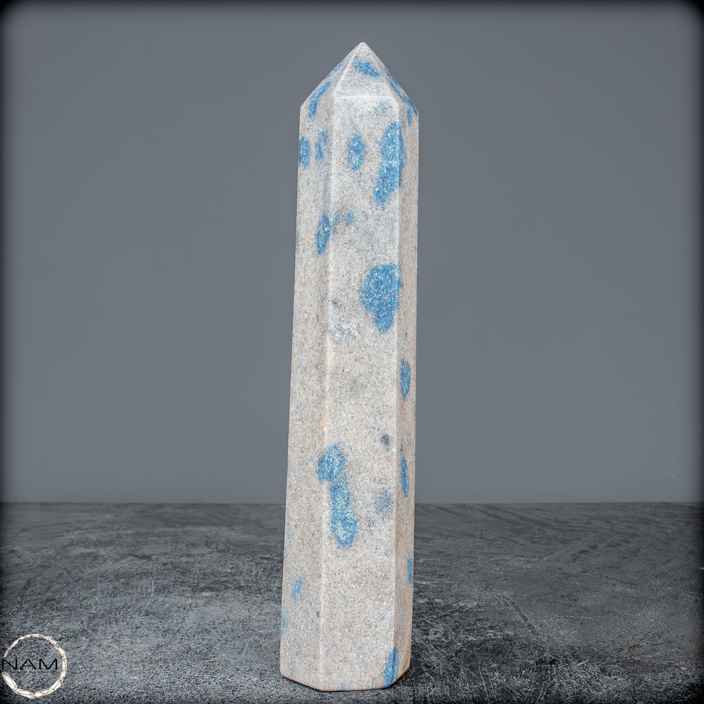 Natürlicher K2 Obelisk aus Madagaskar -540,77g