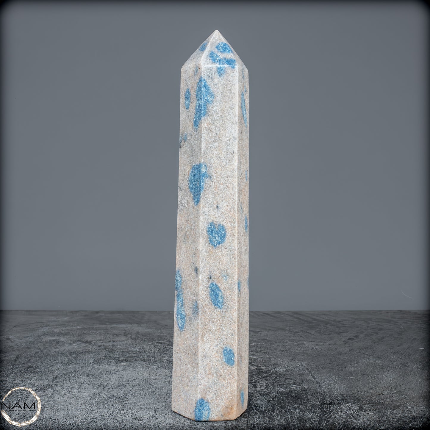 Natürlicher K2 Obelisk aus Madagaskar -540,77g