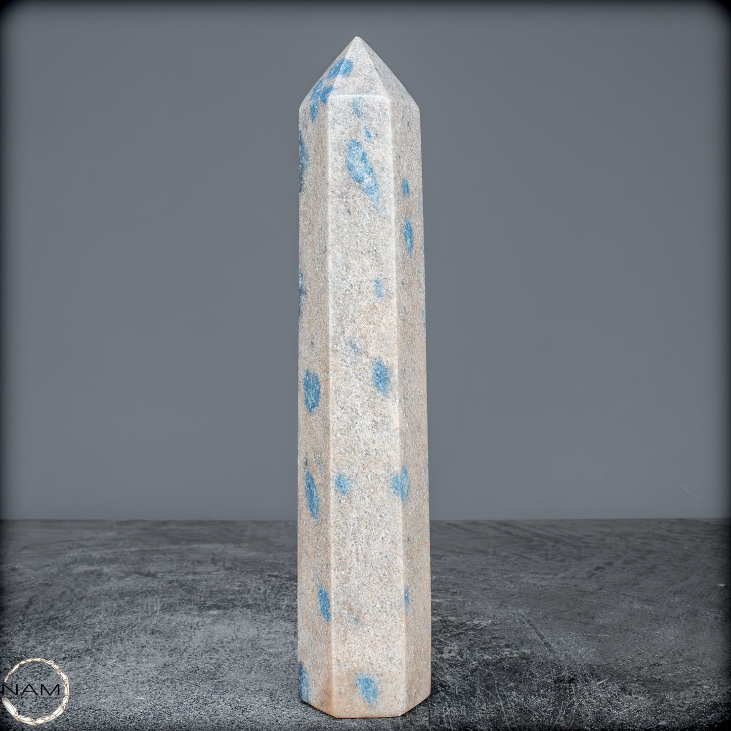 Natürlicher K2 Obelisk aus Madagaskar -540,77g