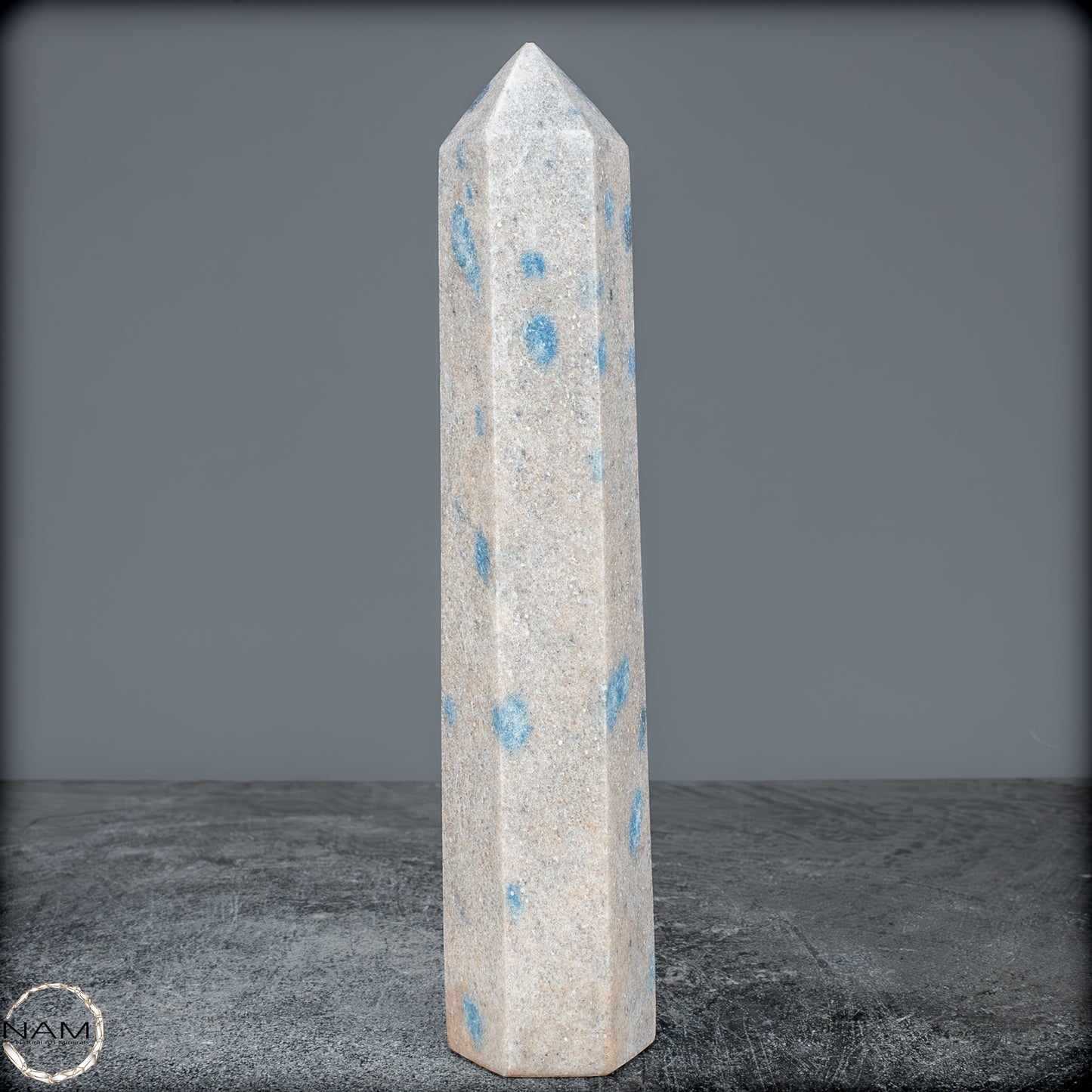 Natürlicher K2 Obelisk aus Madagaskar -540,77g