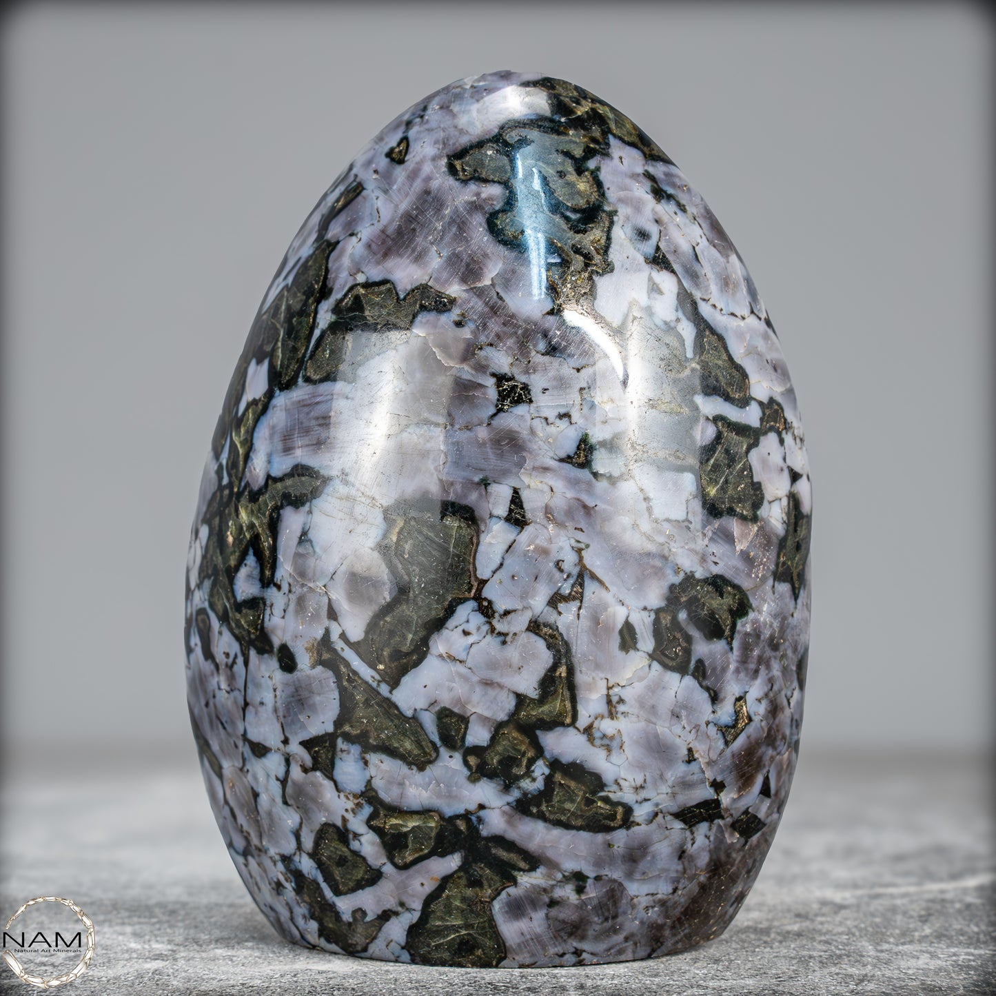 Natürliche Merlinit (Gabbro) Kristall Freiform - 965,58g