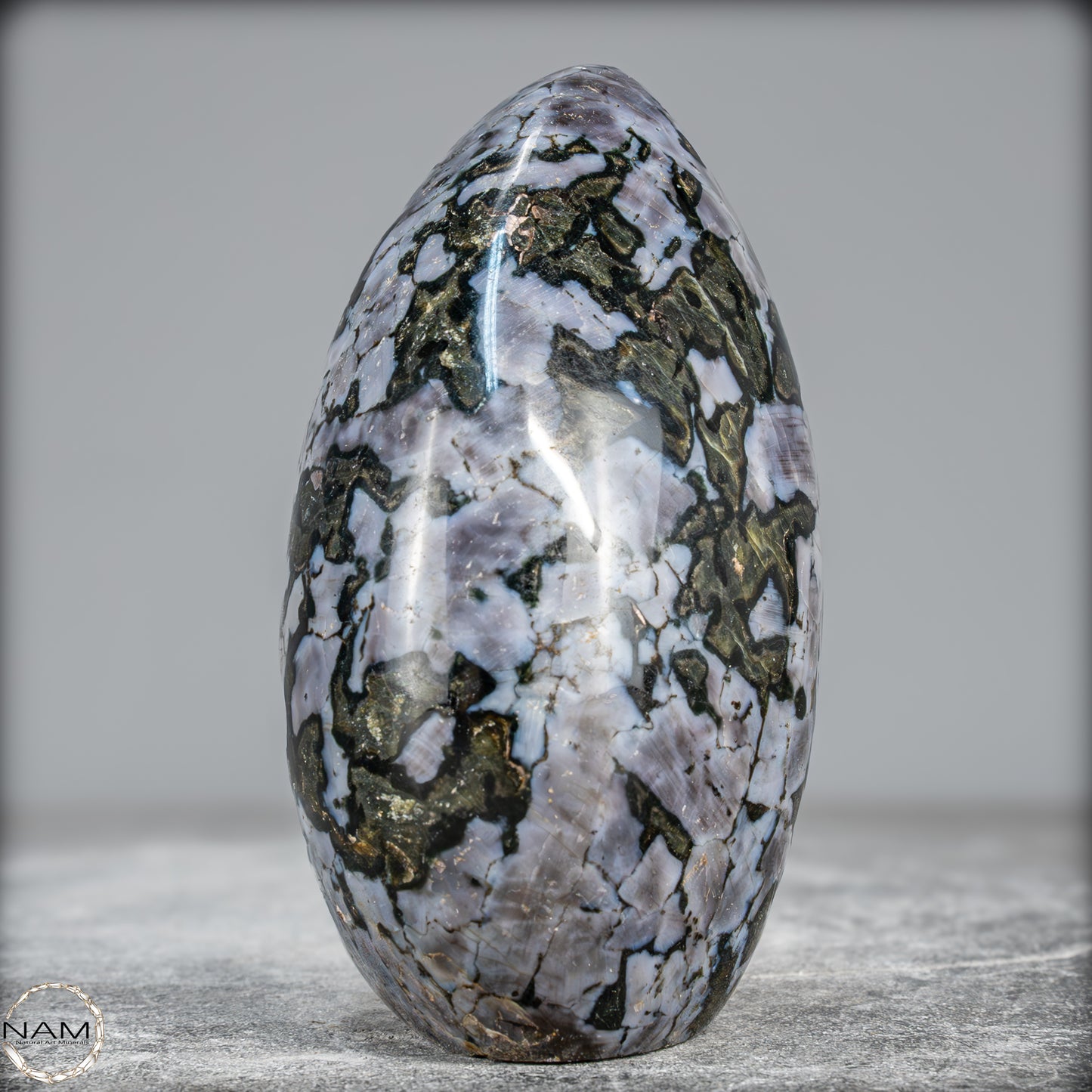 Natürliche Merlinit (Gabbro) Kristall Freiform - 965,58g