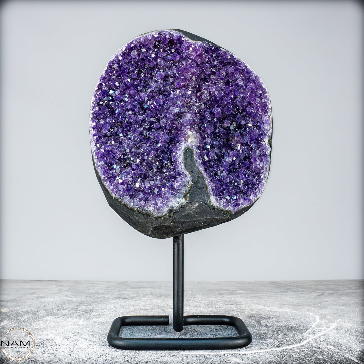 Natürliche Amethyst-Kristalle/Druse auf Ständer - 2276,64g