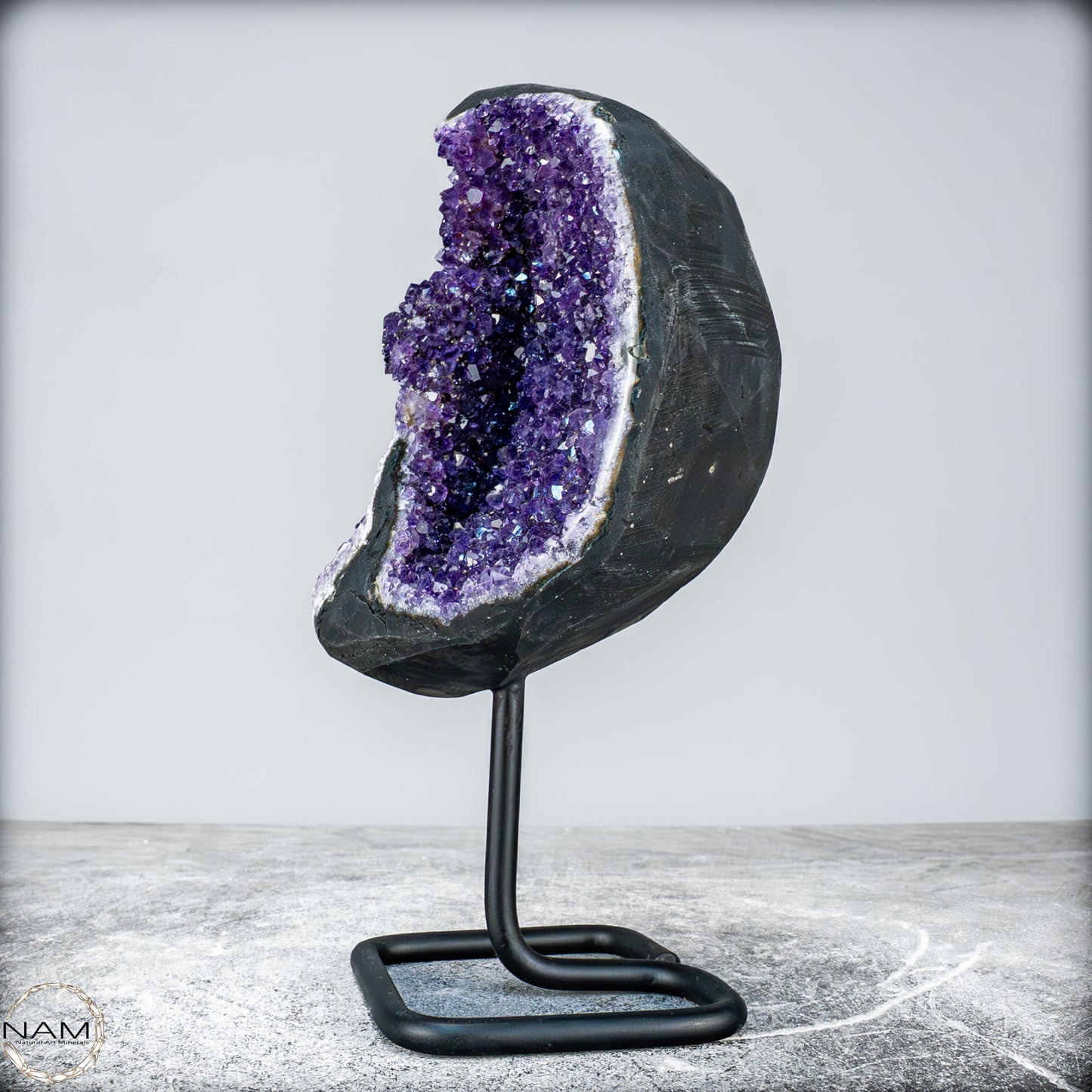 Natürliche Amethyst-Kristalle/Druse auf Ständer - 2276,64g
