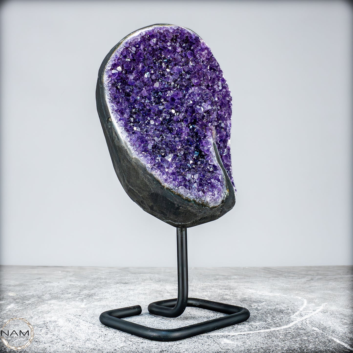 Natürliche Amethyst-Kristalle/Druse auf Ständer - 2276,64g