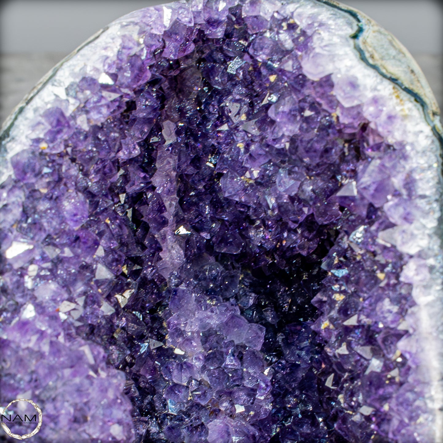 Natürliche Amethyst-Kristall Druse -889,74g