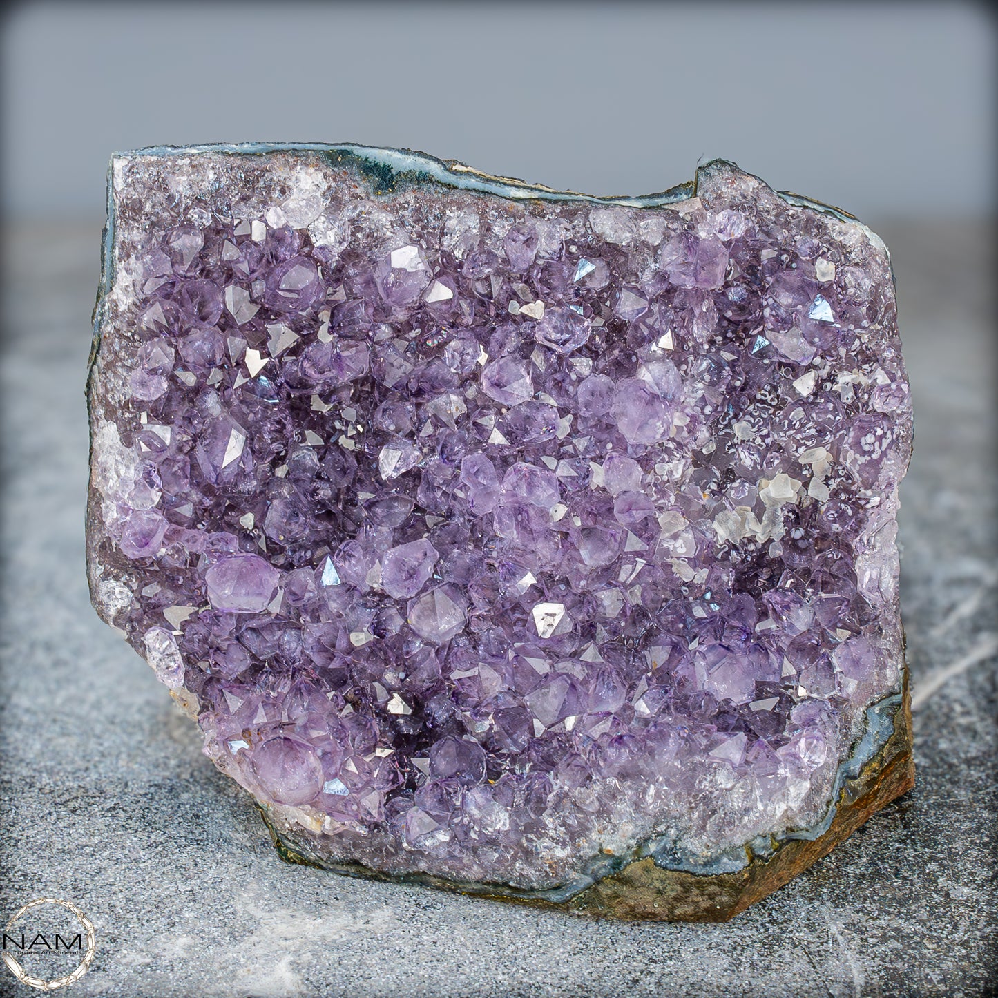 Natürliche Amethyst-Kristall Druse - 706,05g