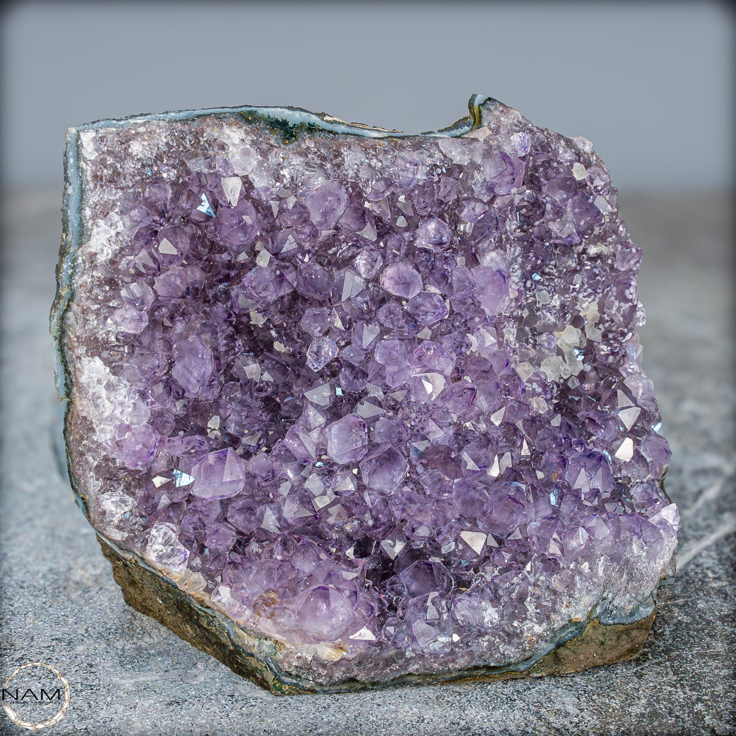 Natürliche Amethyst-Kristall Druse - 706,05g