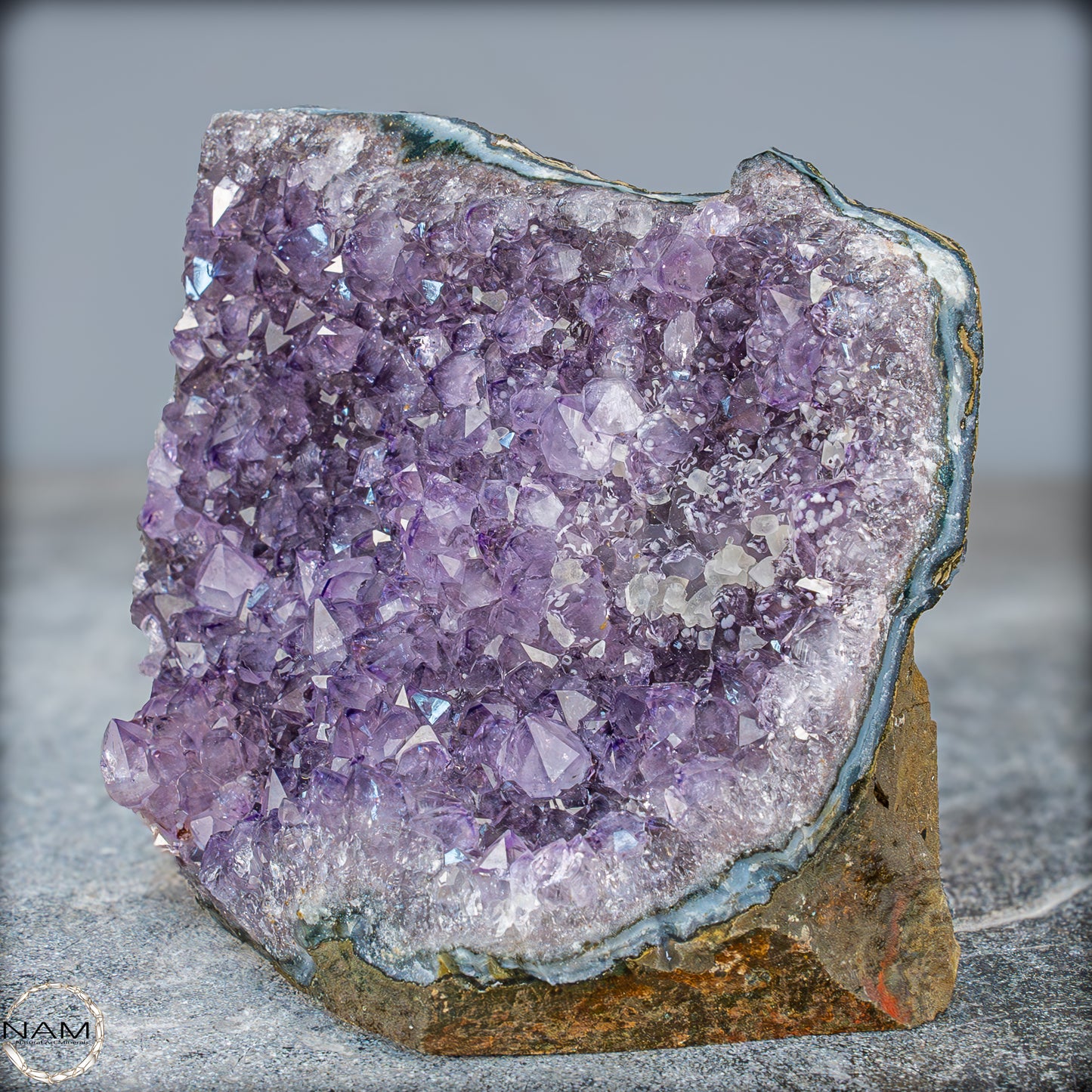 Natürliche Amethyst-Kristall Druse - 706,05g
