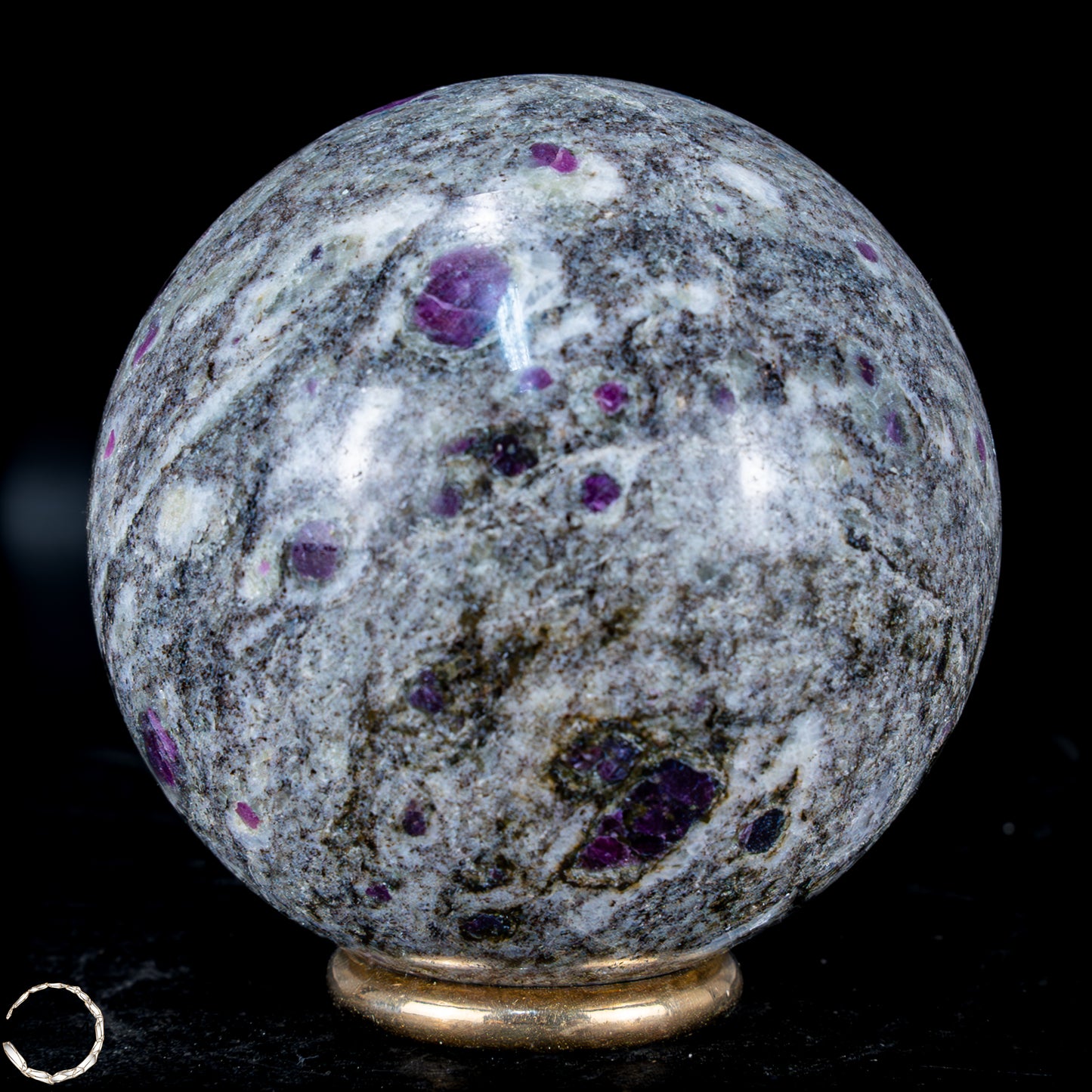 Natürliches Rubin-Kristall Kugelaus Myanmar - 335,42g