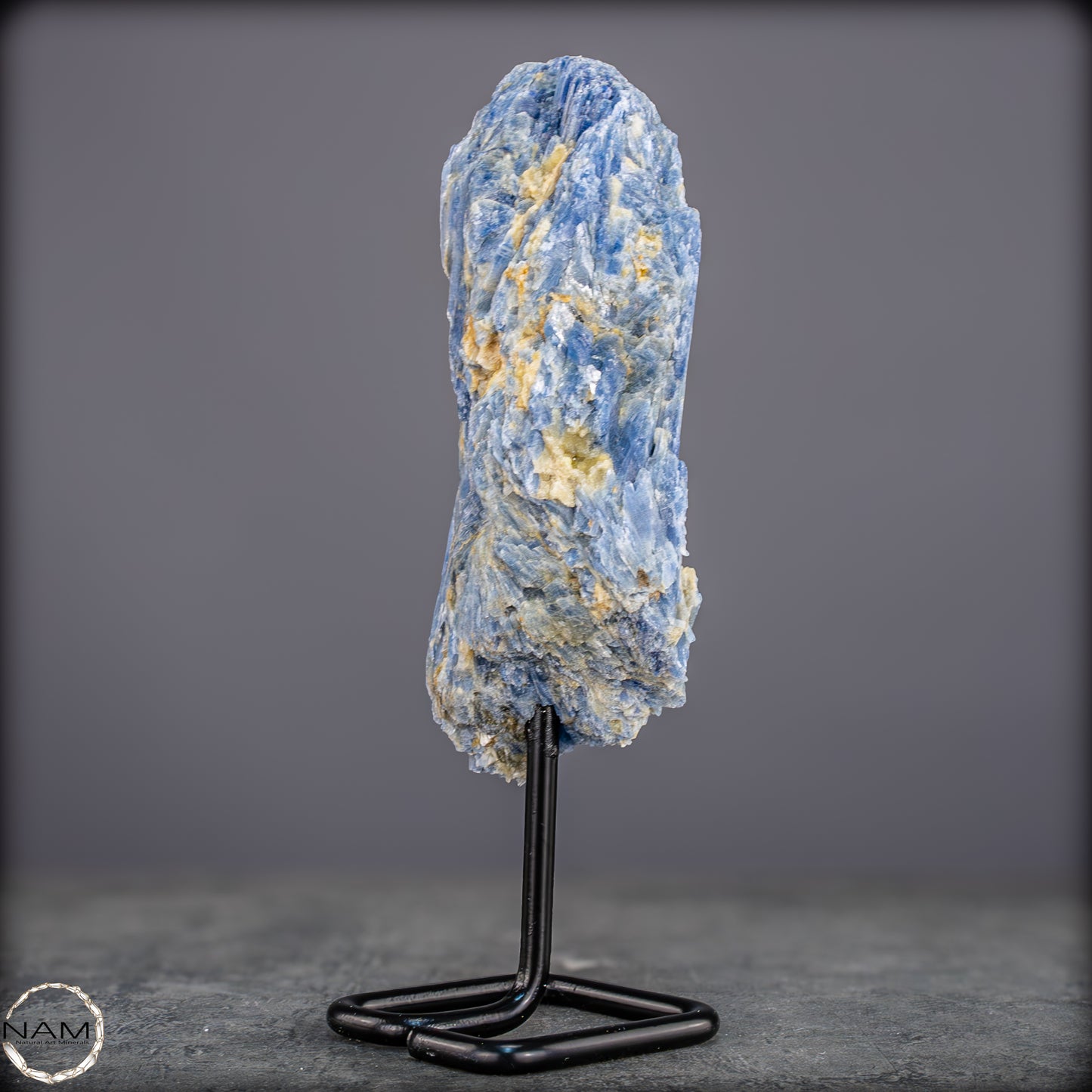 Natürlicher Kyanit-Kristall Cluster auf Ständer aus Brasilien - 538,27g