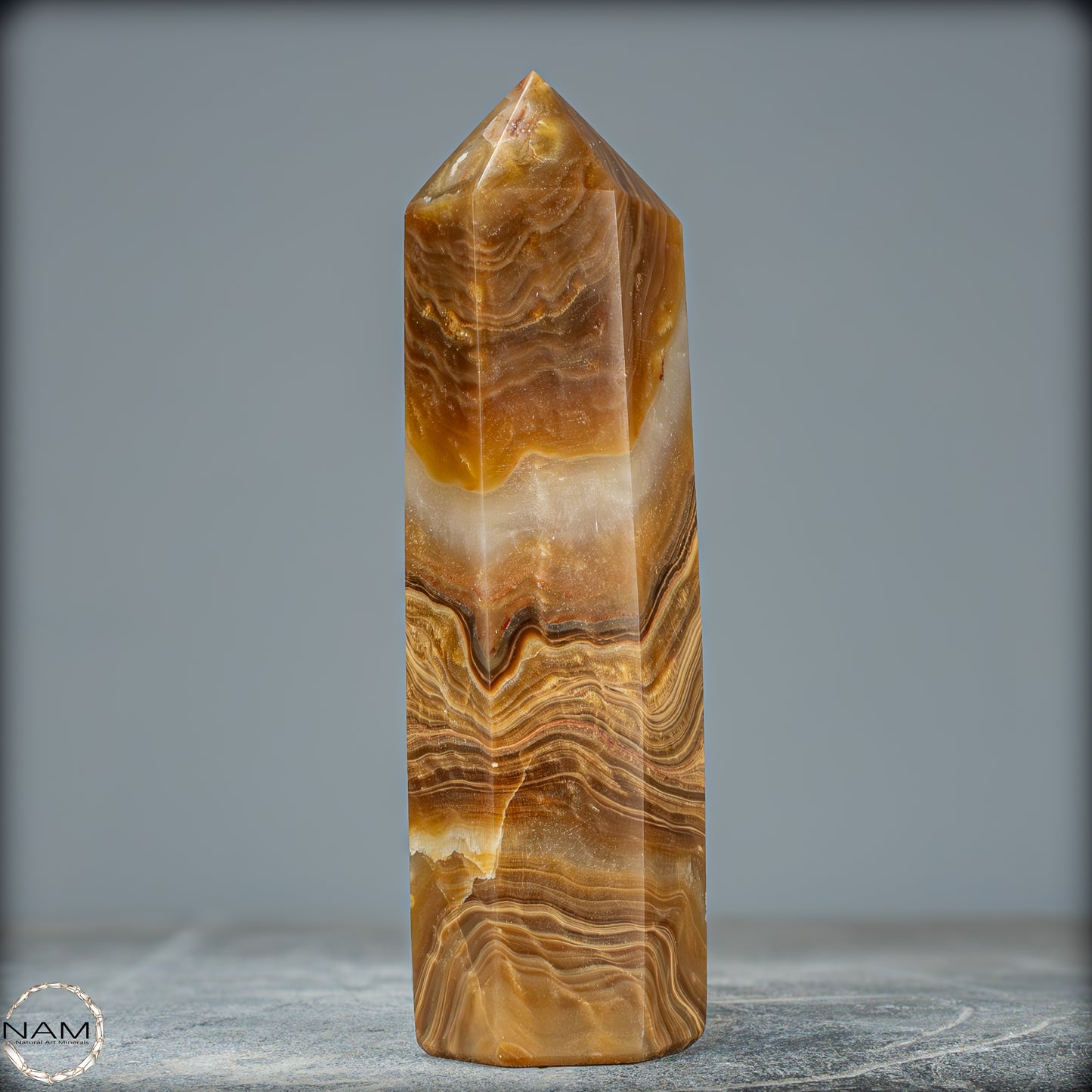 Natürlicher Aragonit Obelisk - 651,69g