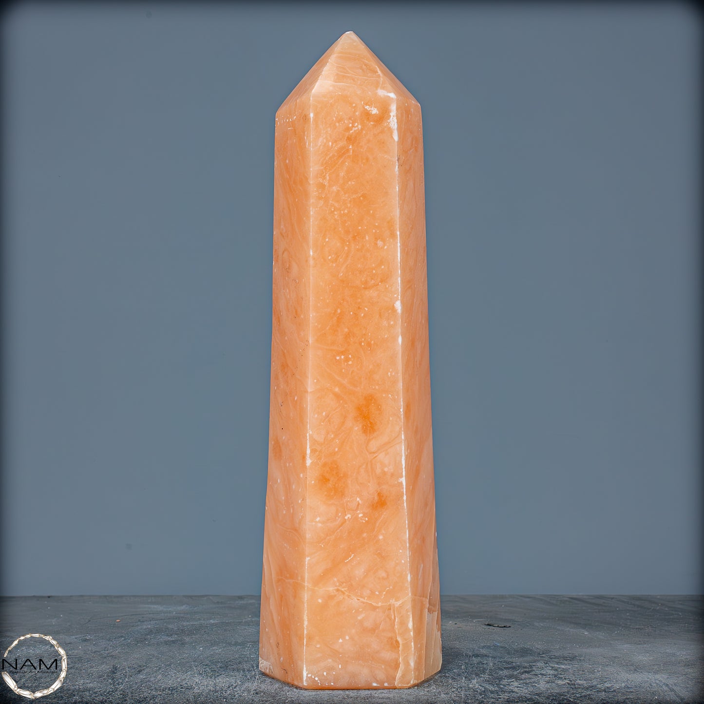 Natürlicher Orangencalcit Kristall-Obelisk - 1276,34g