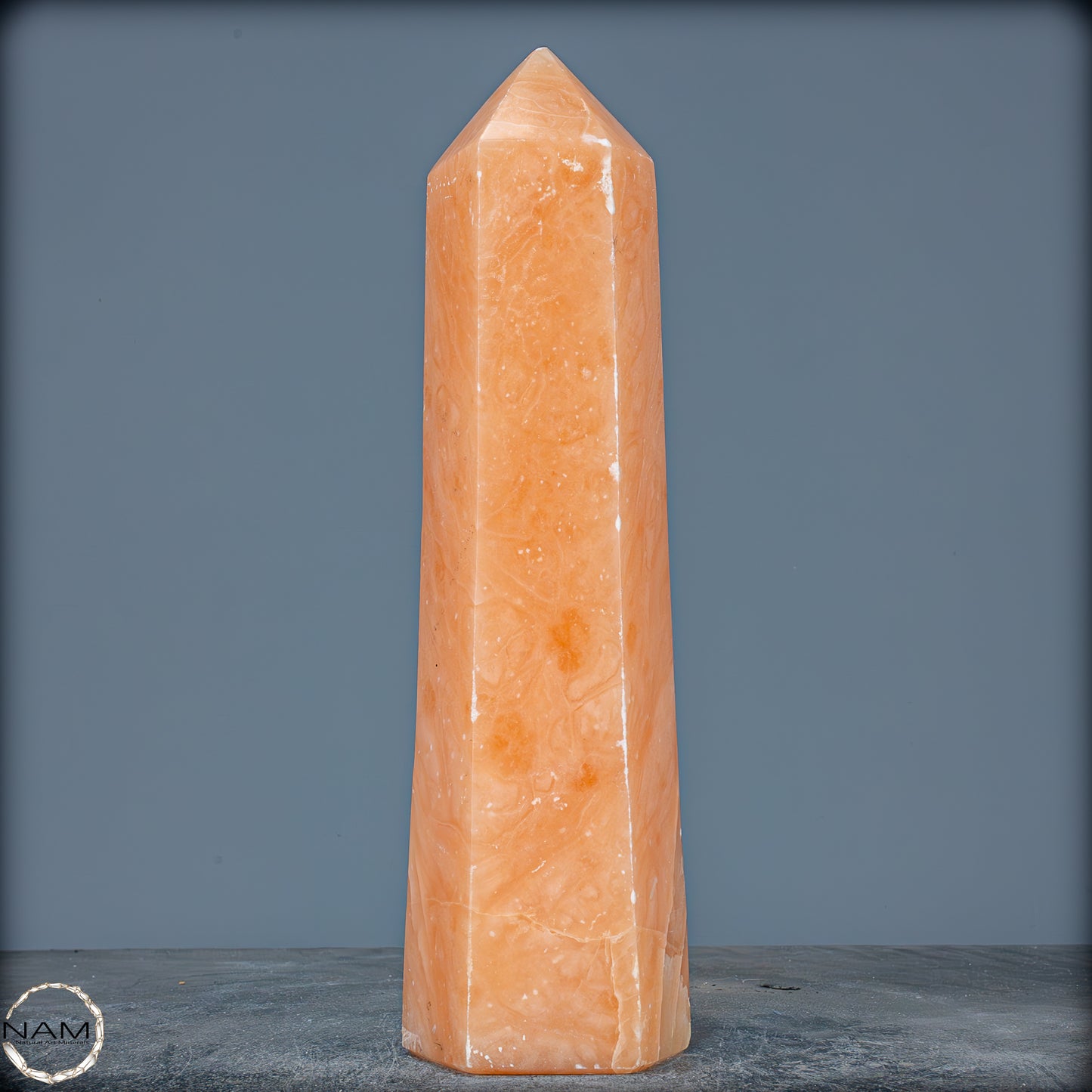Natürlicher Orangencalcit Kristall-Obelisk - 1276,34g