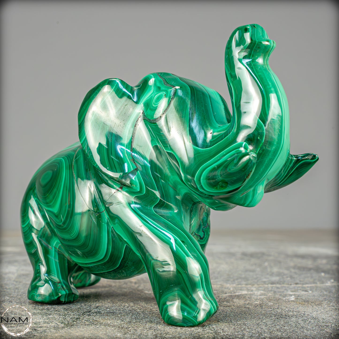 Sehr alte Malachit Skulptur Elefant, Kongo - 692,69g