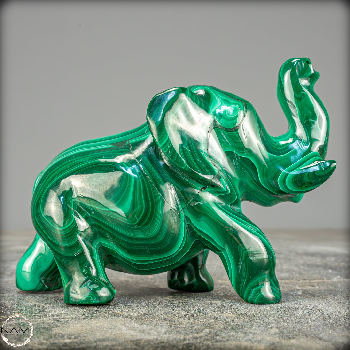 Sehr alte Malachit Skulptur Elefant, Kongo - 692,69g