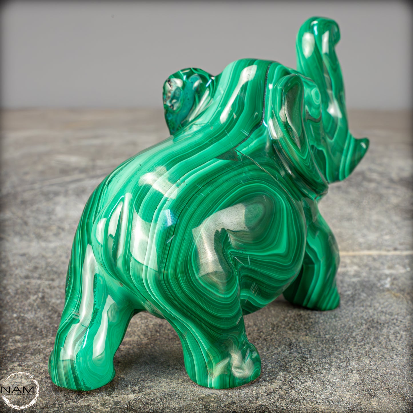 Sehr alte Malachit Skulptur Elefant, Kongo - 692,69g
