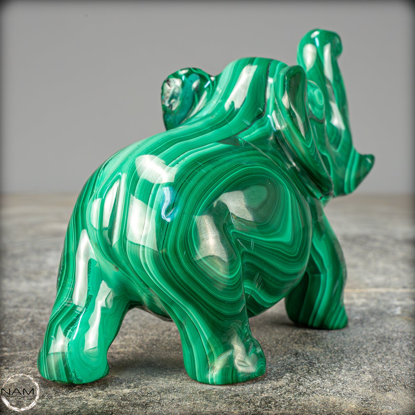 Sehr alte Malachit Skulptur Elefant, Kongo - 692,69g