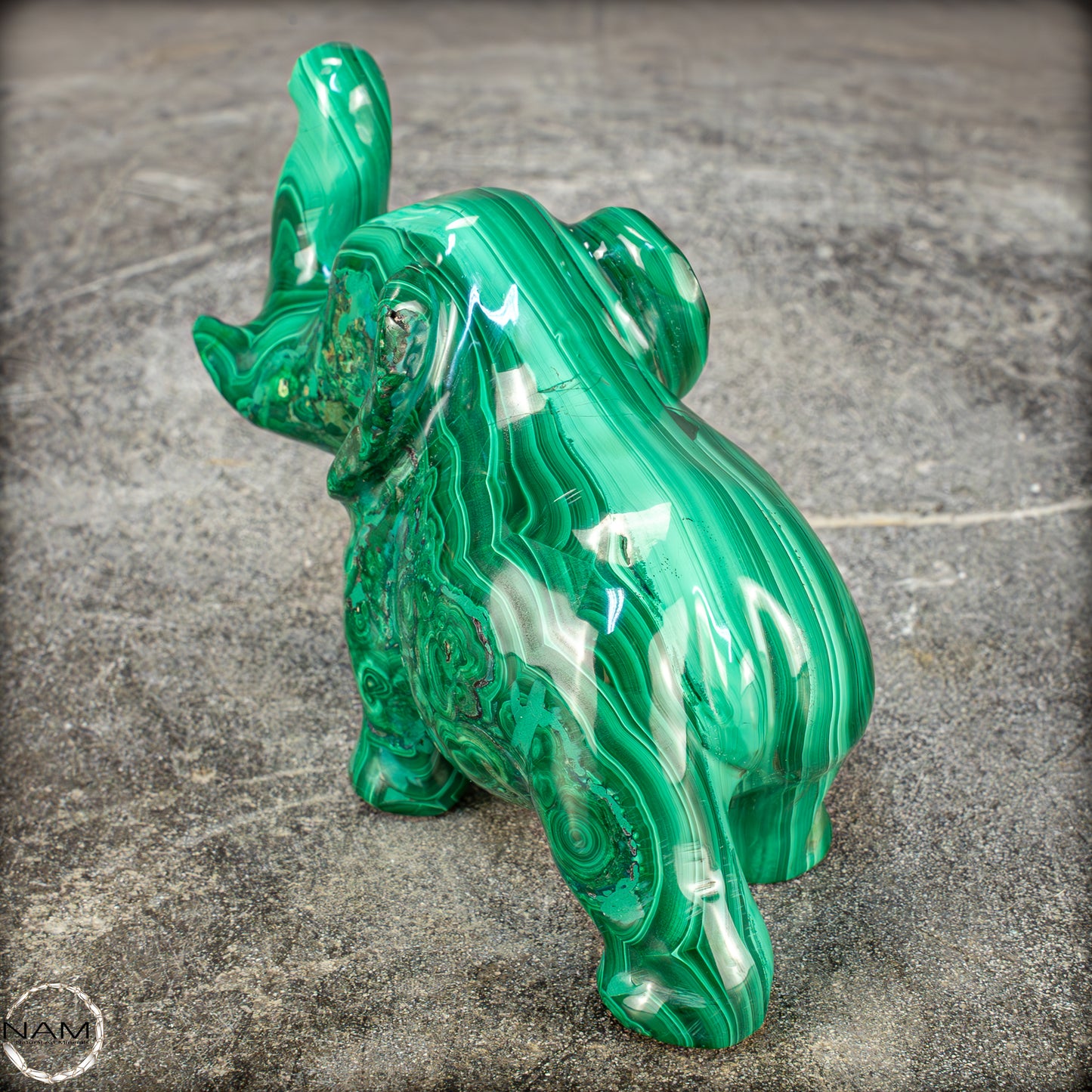 Sehr alte Malachit Skulptur Elefant, Kongo - 692,69g