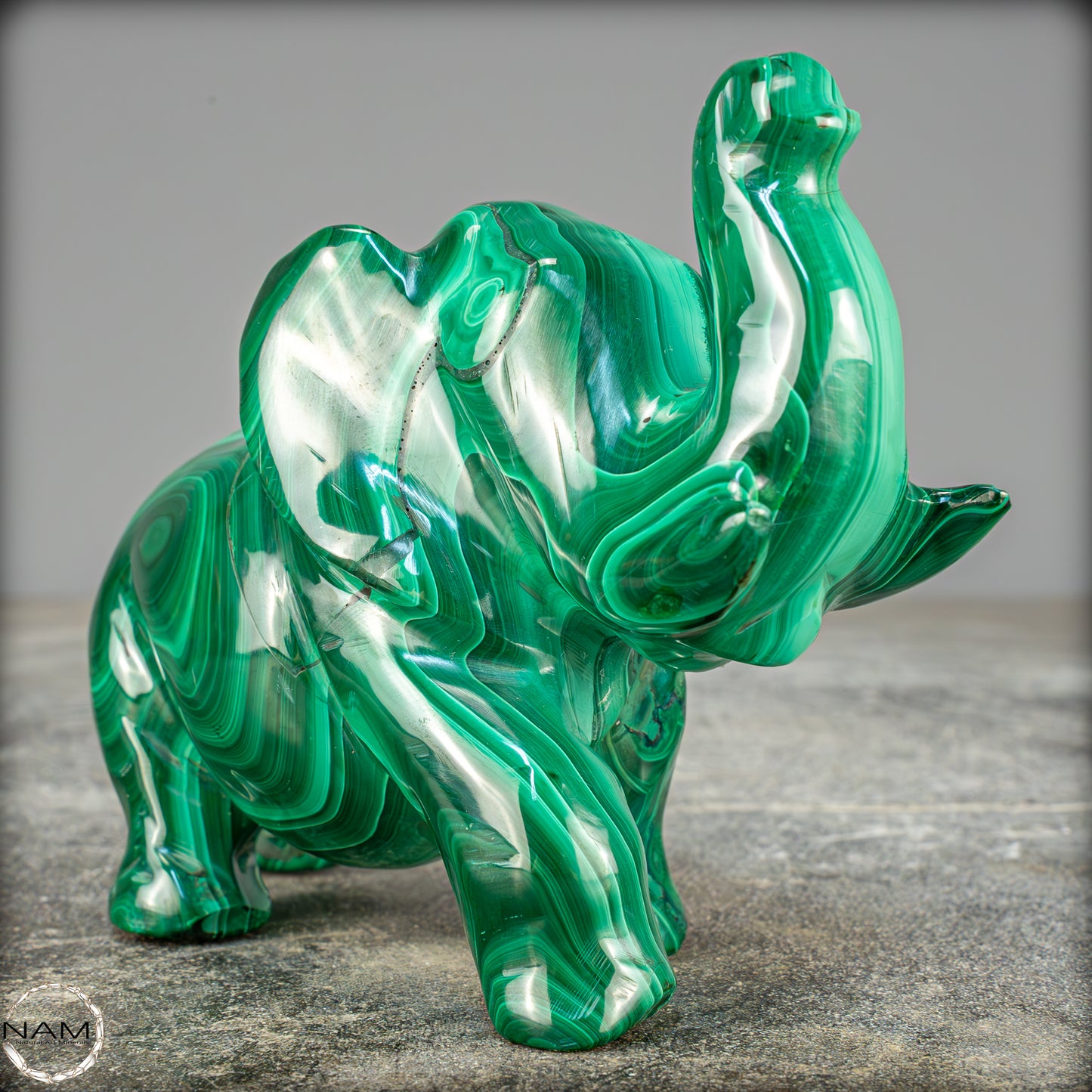 Sehr alte Malachit Skulptur Elefant, Kongo - 692,69g