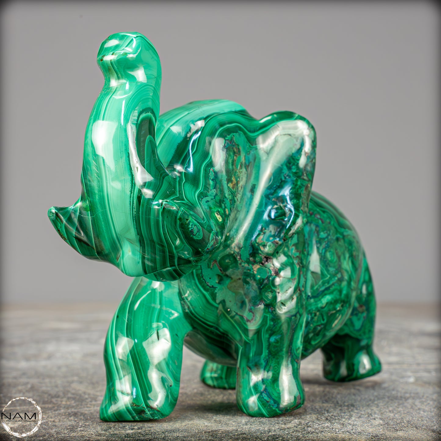 Sehr alte Malachit Skulptur Elefant, Kongo - 692,69g