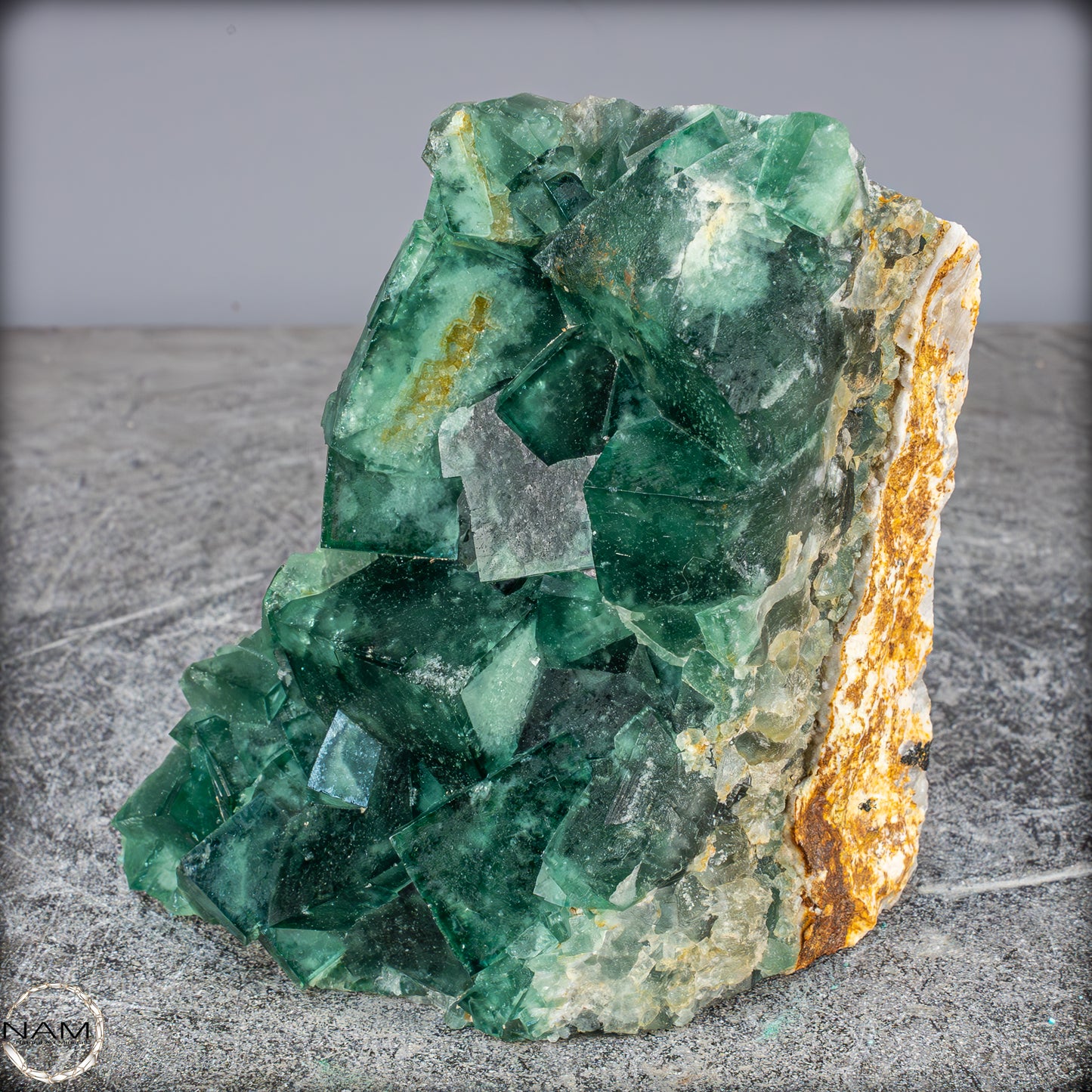Natürliche Grüner Fluorit Kristalle auf Matrix - 1657,81g