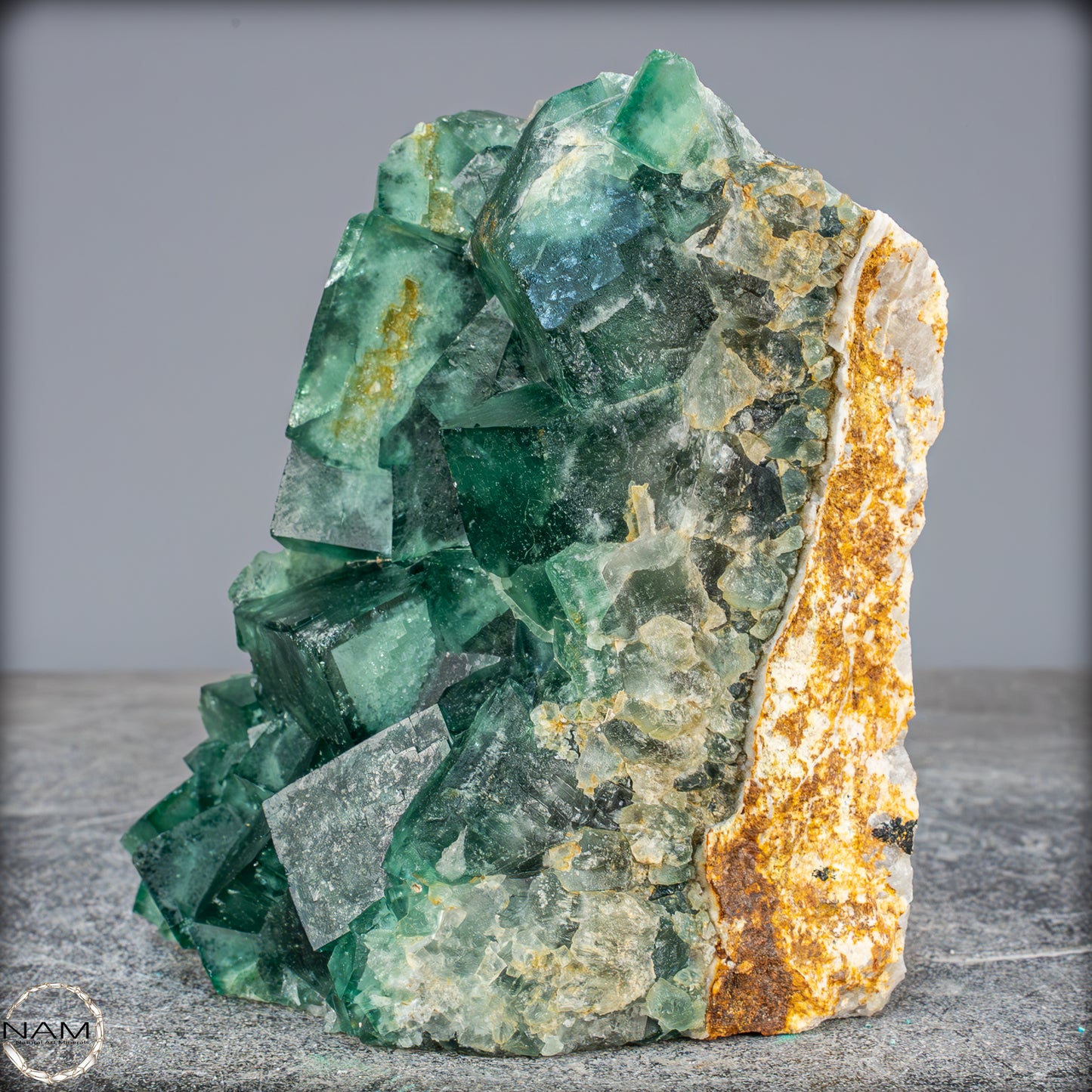 Natürliche Grüner Fluorit Kristalle auf Matrix - 1657,81g