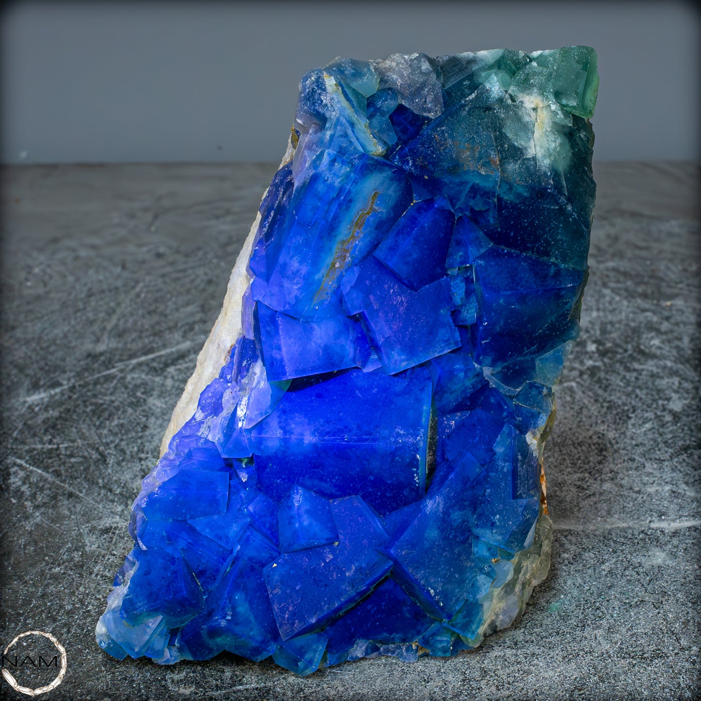 Natürliche Grüner Fluorit Kristalle auf Matrix - 1657,81g