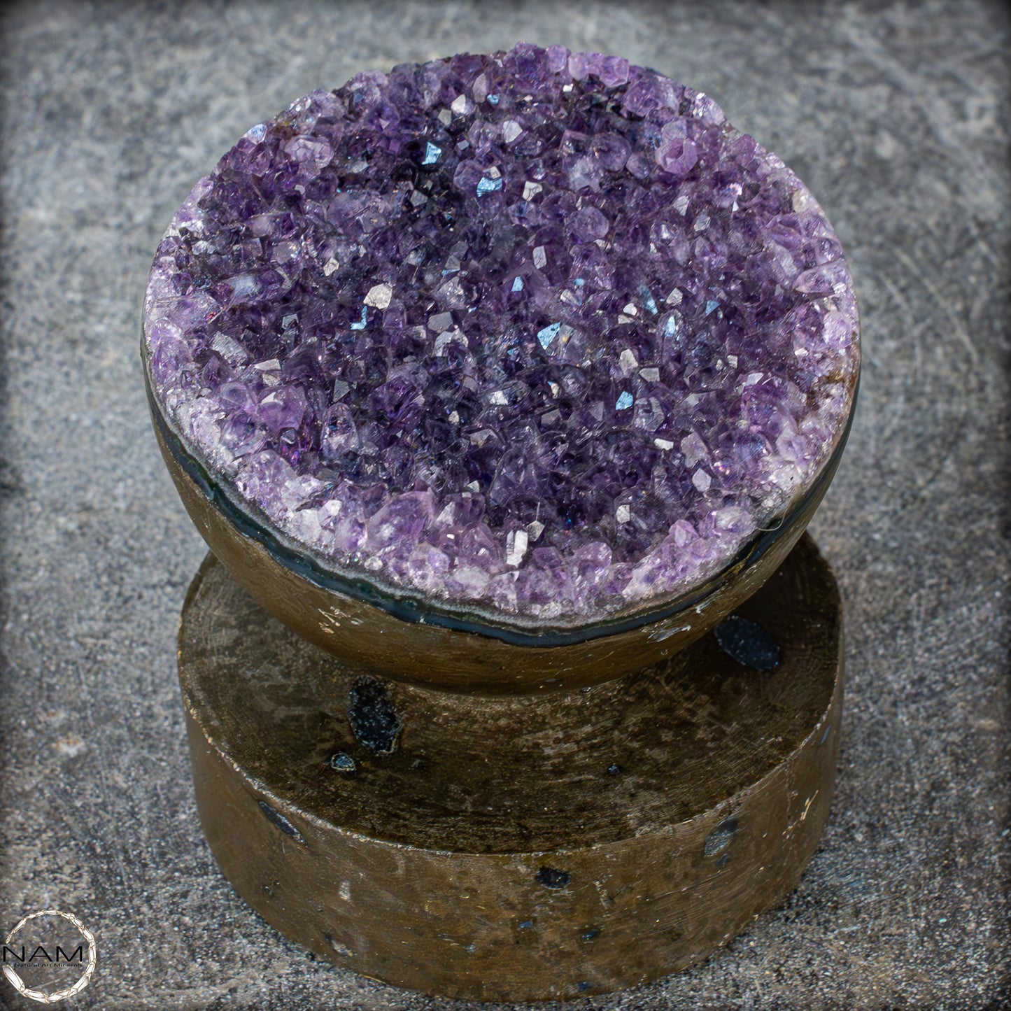 Amethyst-Kristall Druse auf Natürlichem Sockel, Spitzenqualität - 710,61g