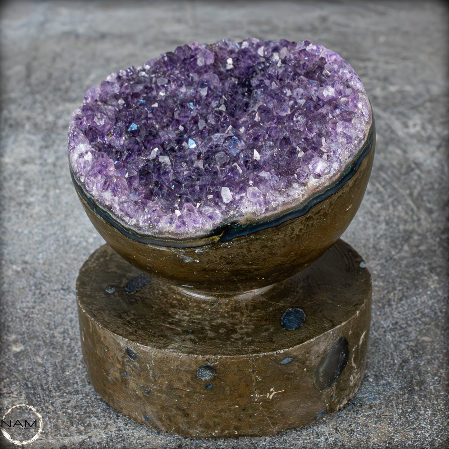 Amethyst-Kristall Druse auf Natürlichem Sockel, Spitzenqualität - 710,61g