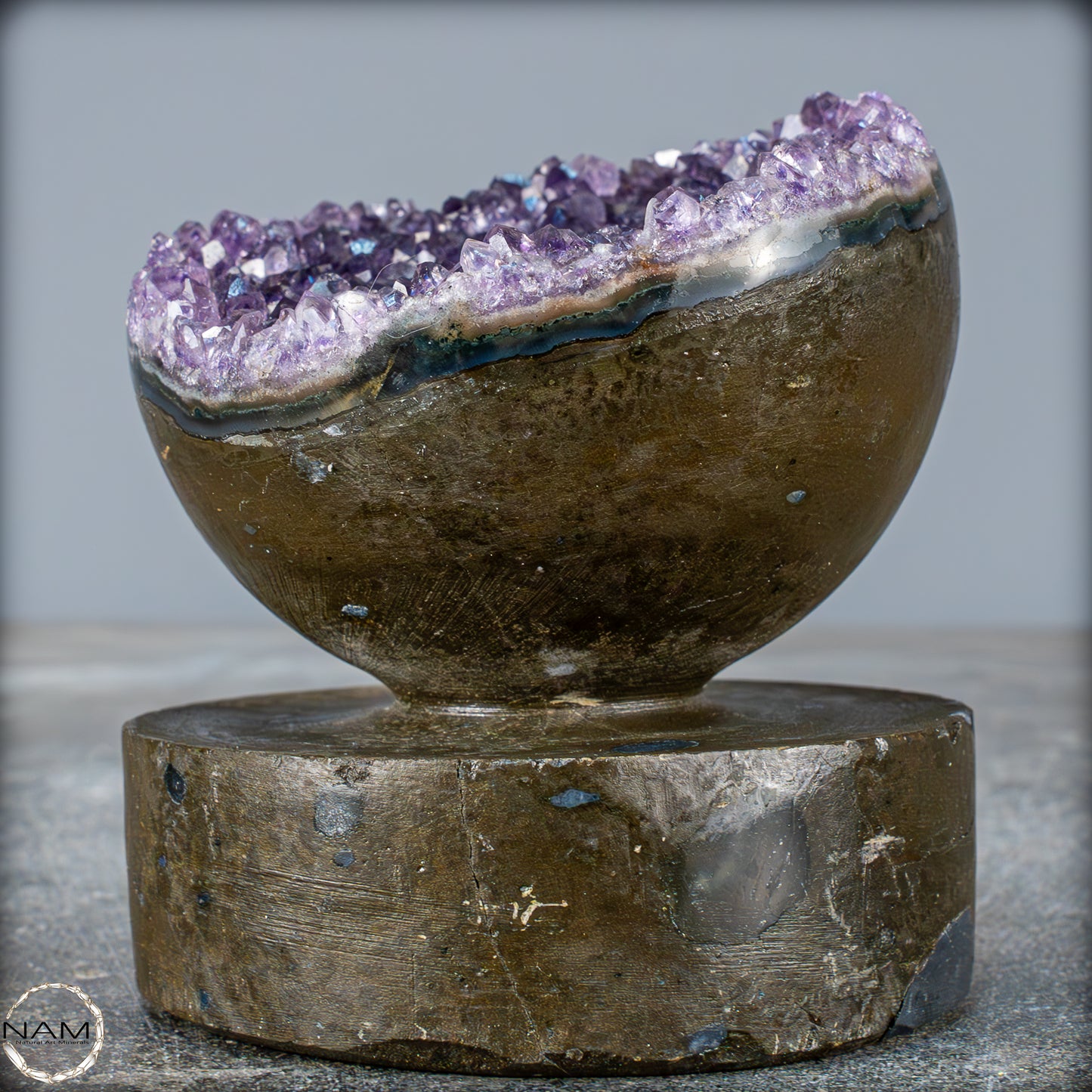Amethyst-Kristall Druse auf Natürlichem Sockel, Spitzenqualität - 710,61g