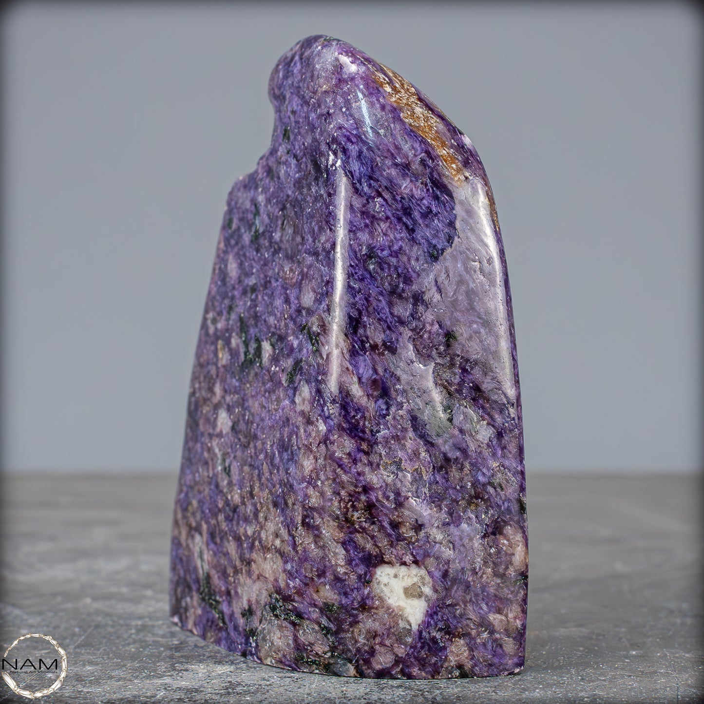 Natürliche seltene Freiform aus Charoit - 201,07g