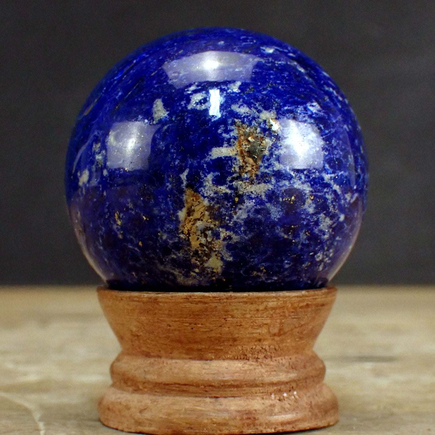 Königsblaue Lapislazuli-Kugel AAA++ - 247,79g - 54mm