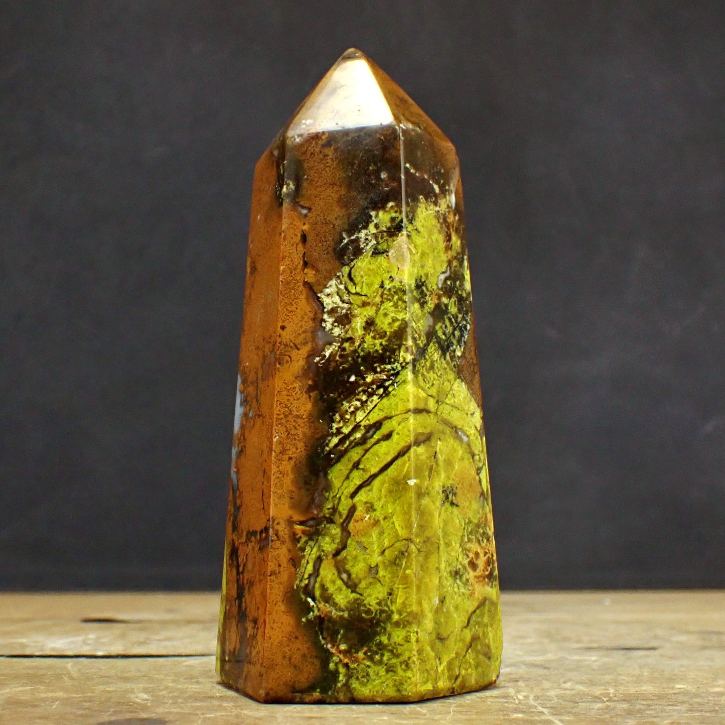 Grüner Opal Obelisk - 630,75g - 151x63x57mm