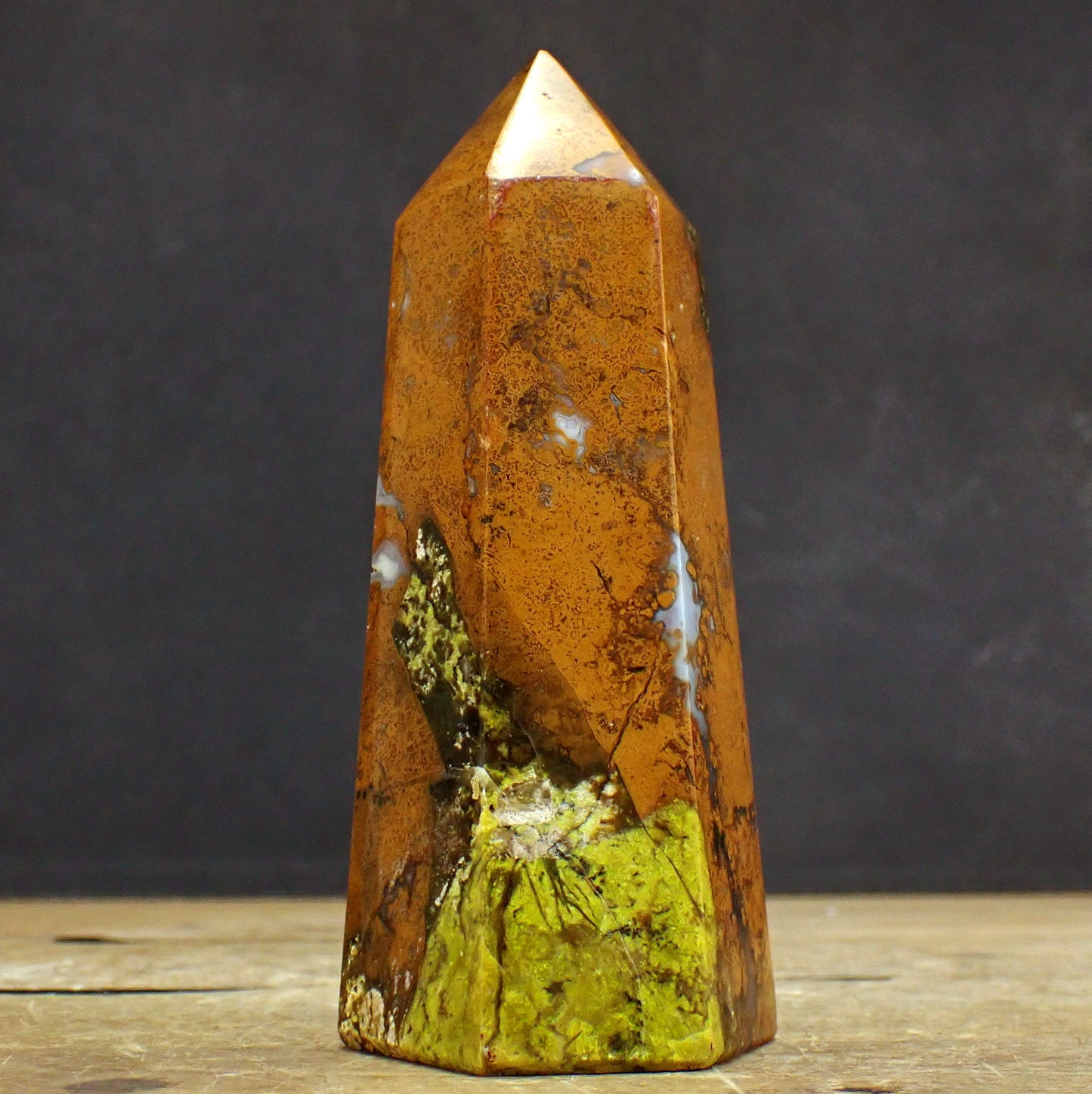 Grüner Opal Obelisk - 630,75g - 151x63x57mm
