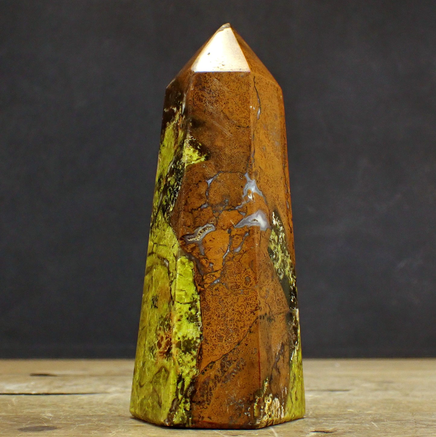 Grüner Opal Obelisk - 630,75g - 151x63x57mm