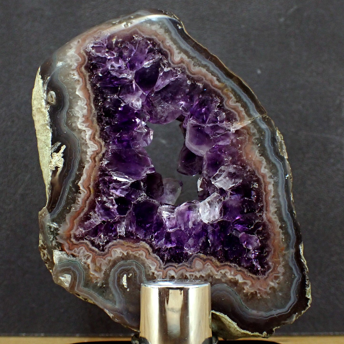 Amethyst-Scheibe auf Ständer - 380,27g - 135 x 95 x 47 mm