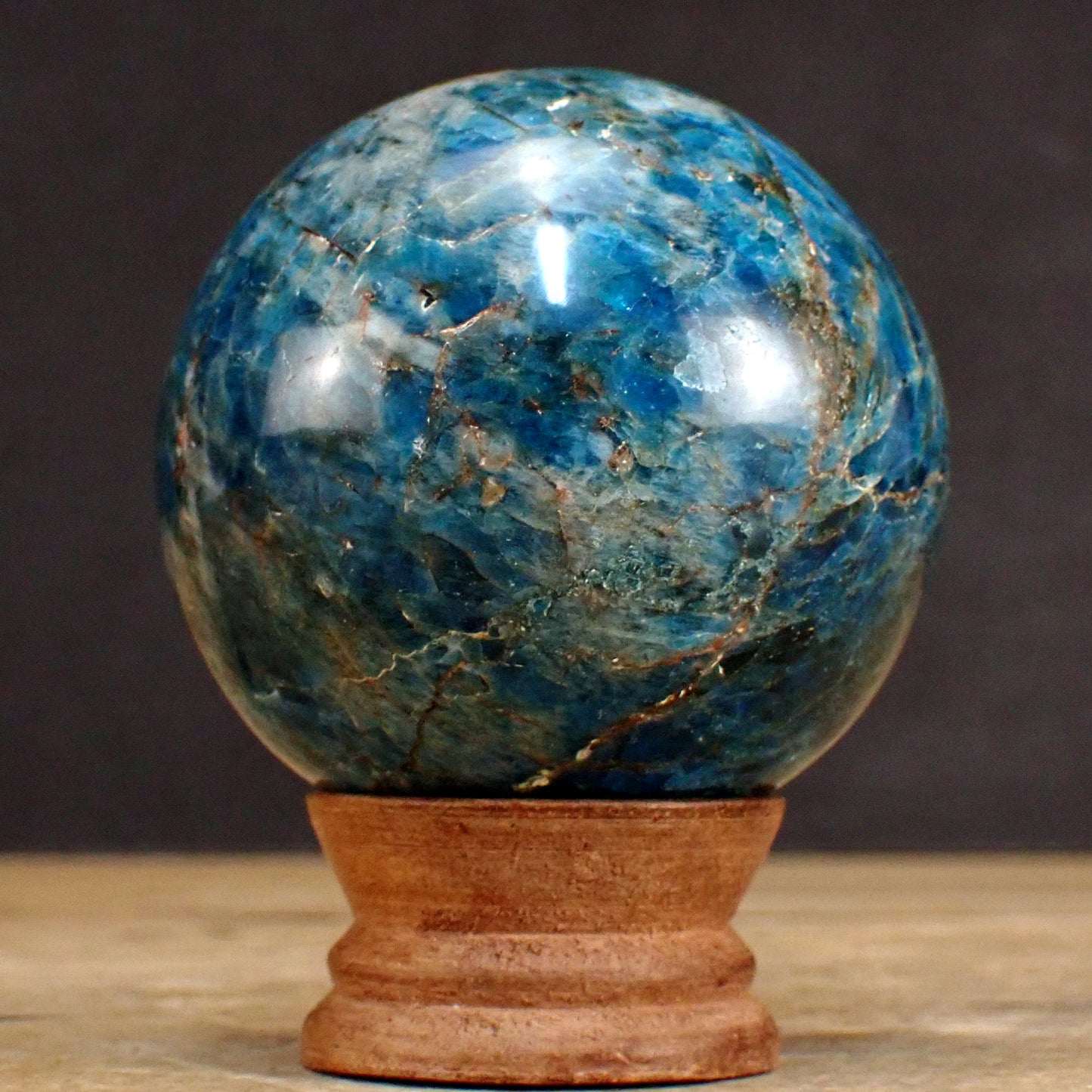 Blaue Apatit Kugel - 584,49g - 69mm